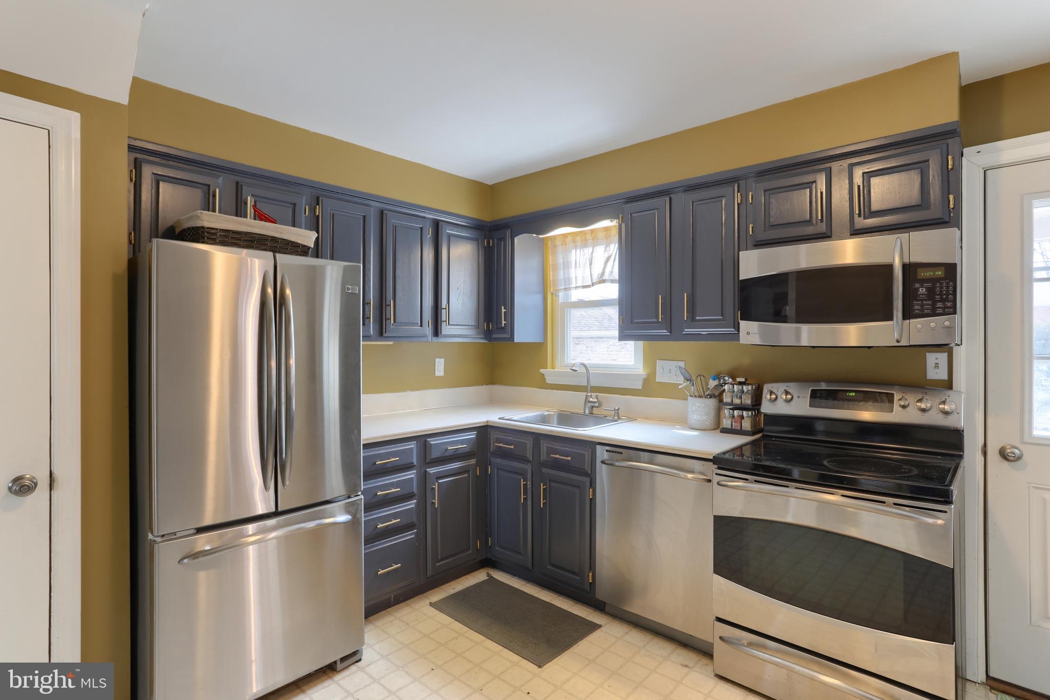 LENKER MANOR - Residential