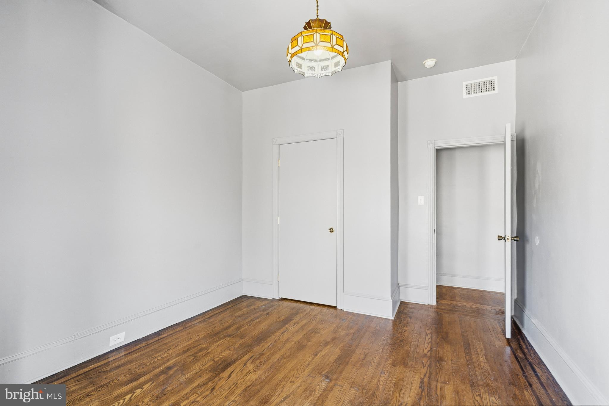 PASSYUNK SQUARE - Residential Income