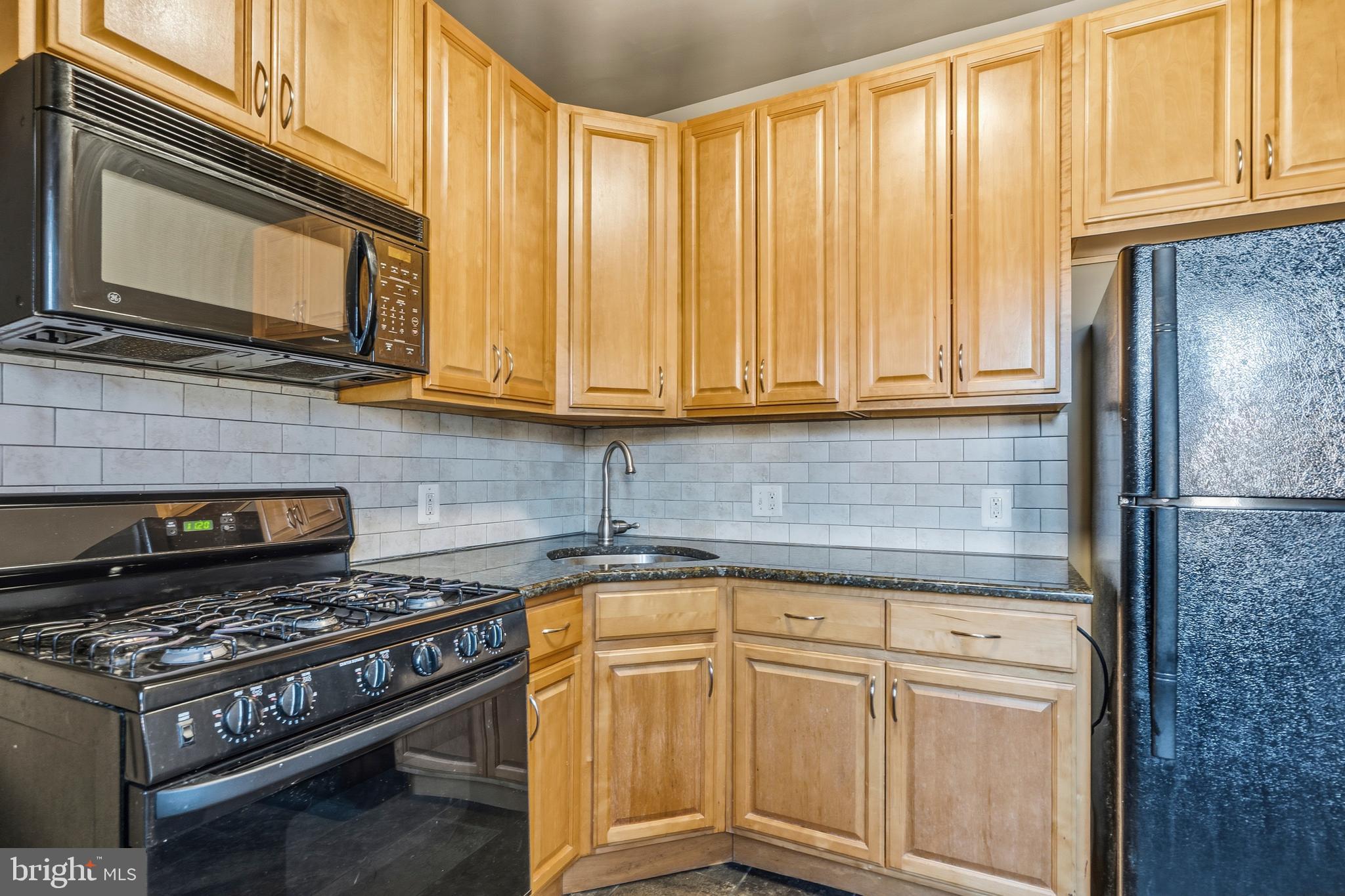 PASSYUNK SQUARE - Residential Income