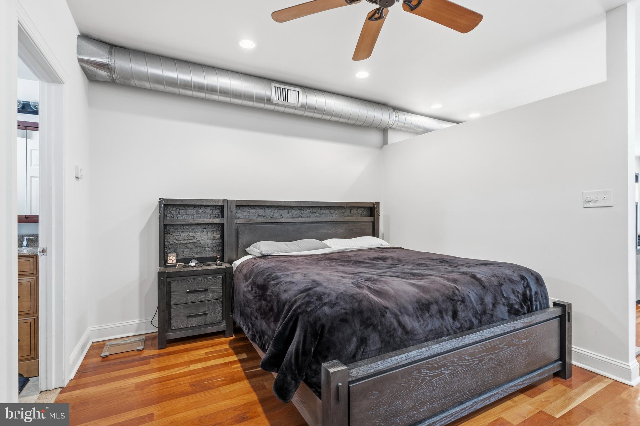 PASSYUNK SQUARE - Residential Income