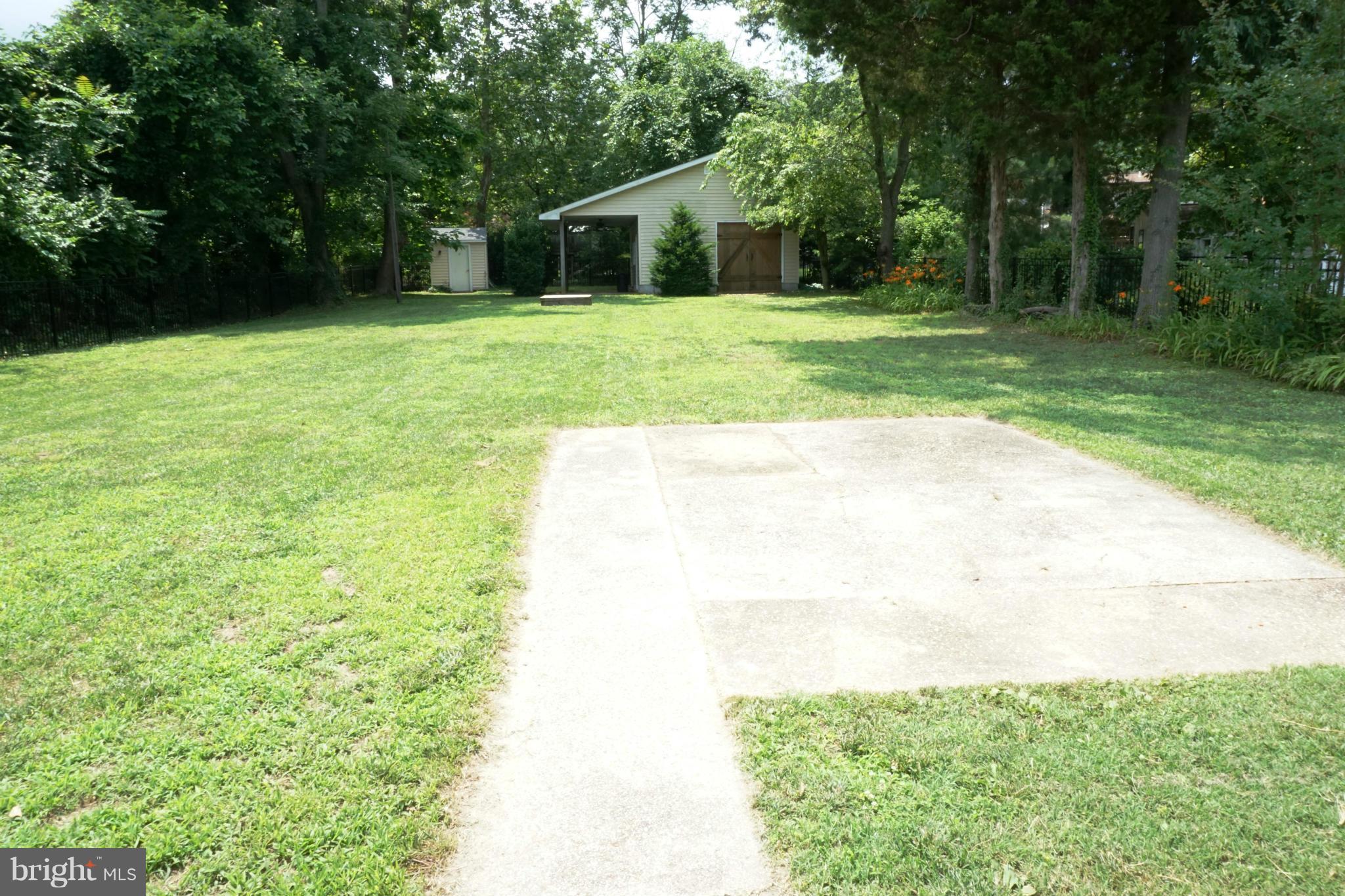 SUNRISE BEACH - Residential Lease