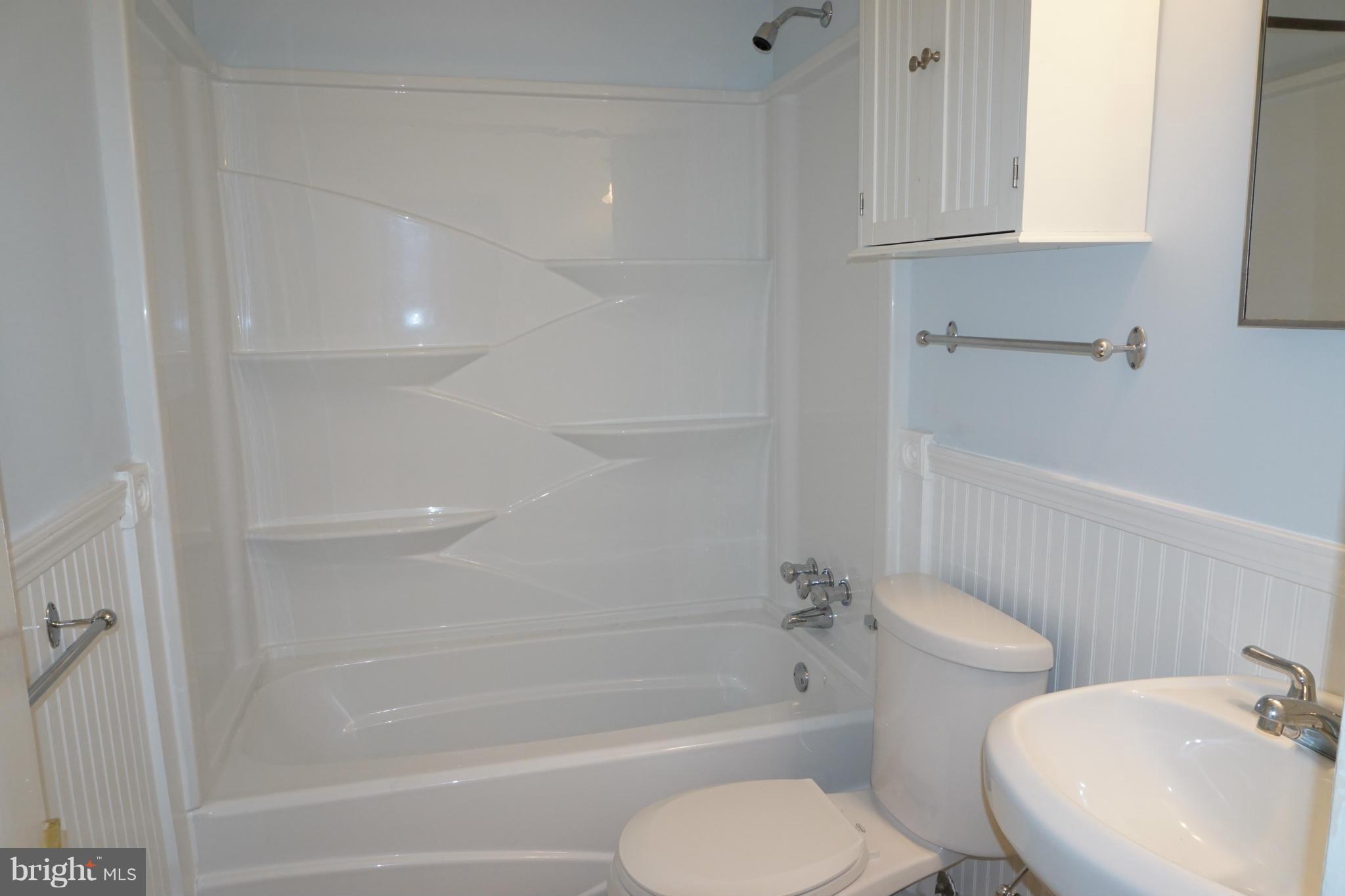 SUNRISE BEACH - Residential Lease