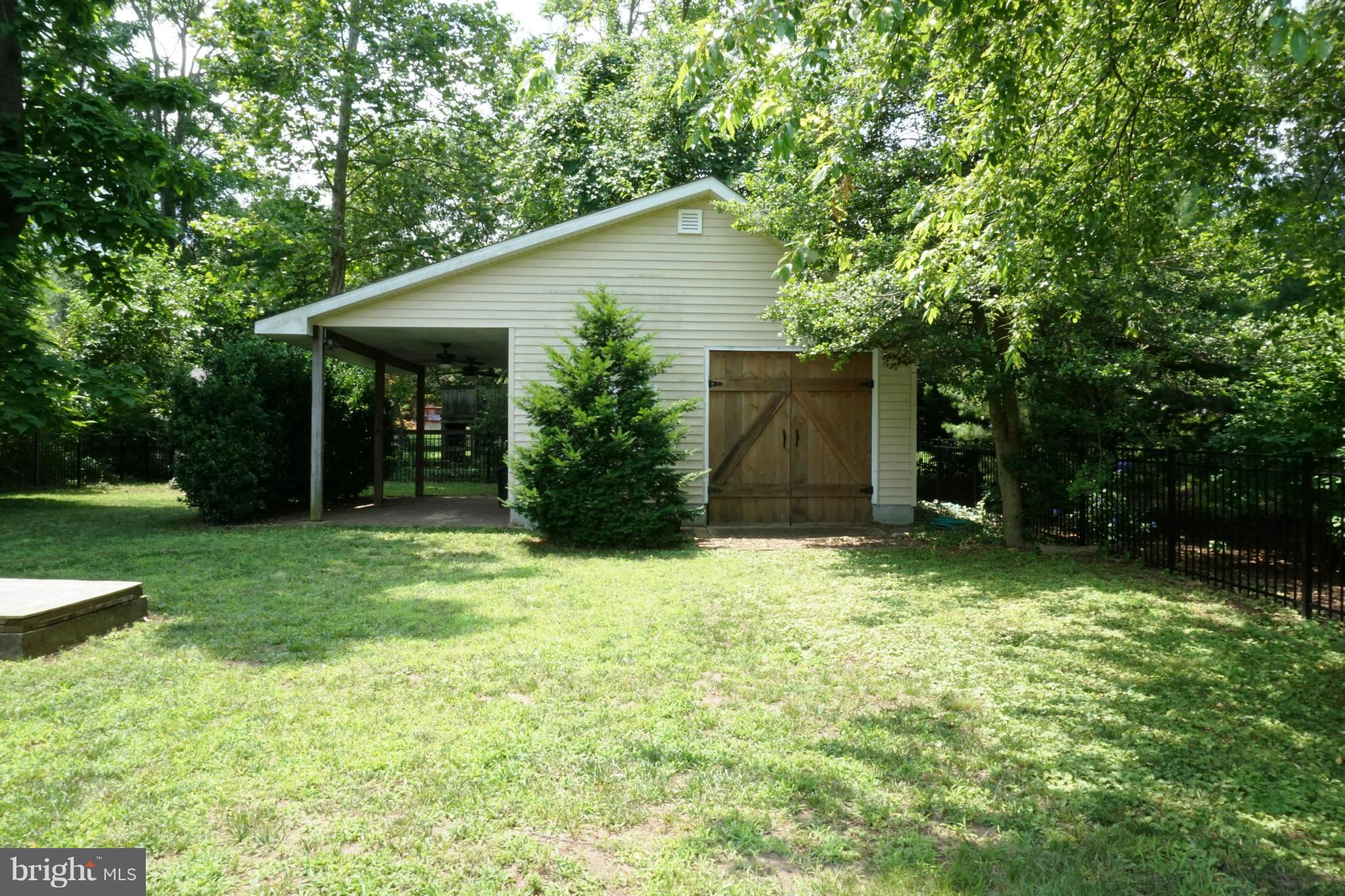 SUNRISE BEACH - Residential Lease