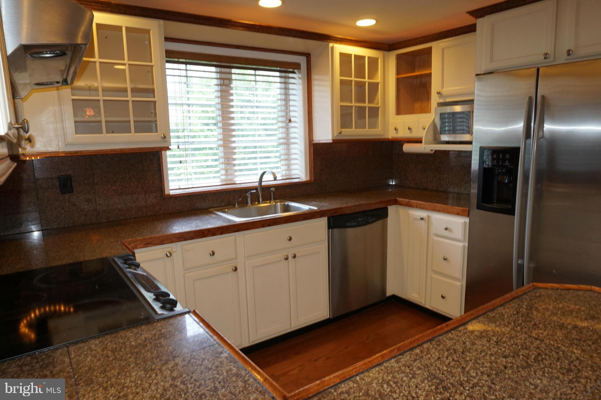 SUNRISE BEACH - Residential Lease