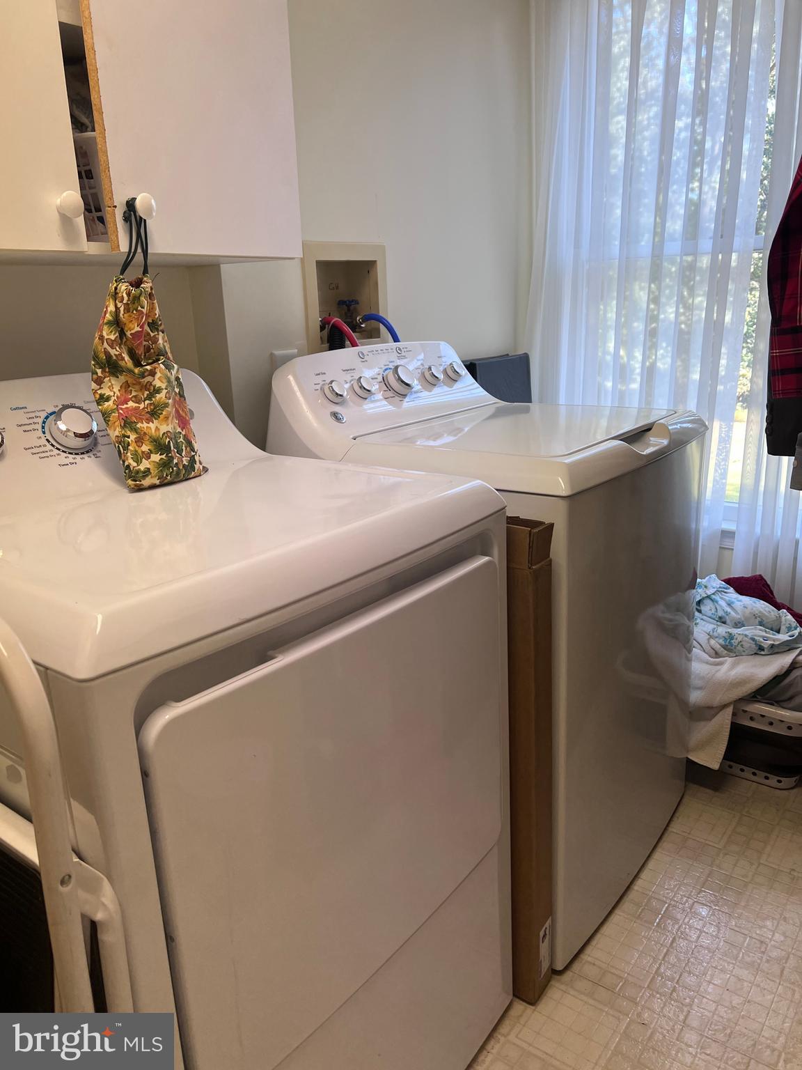 SPRING HOLLOW ESTATES - Residential