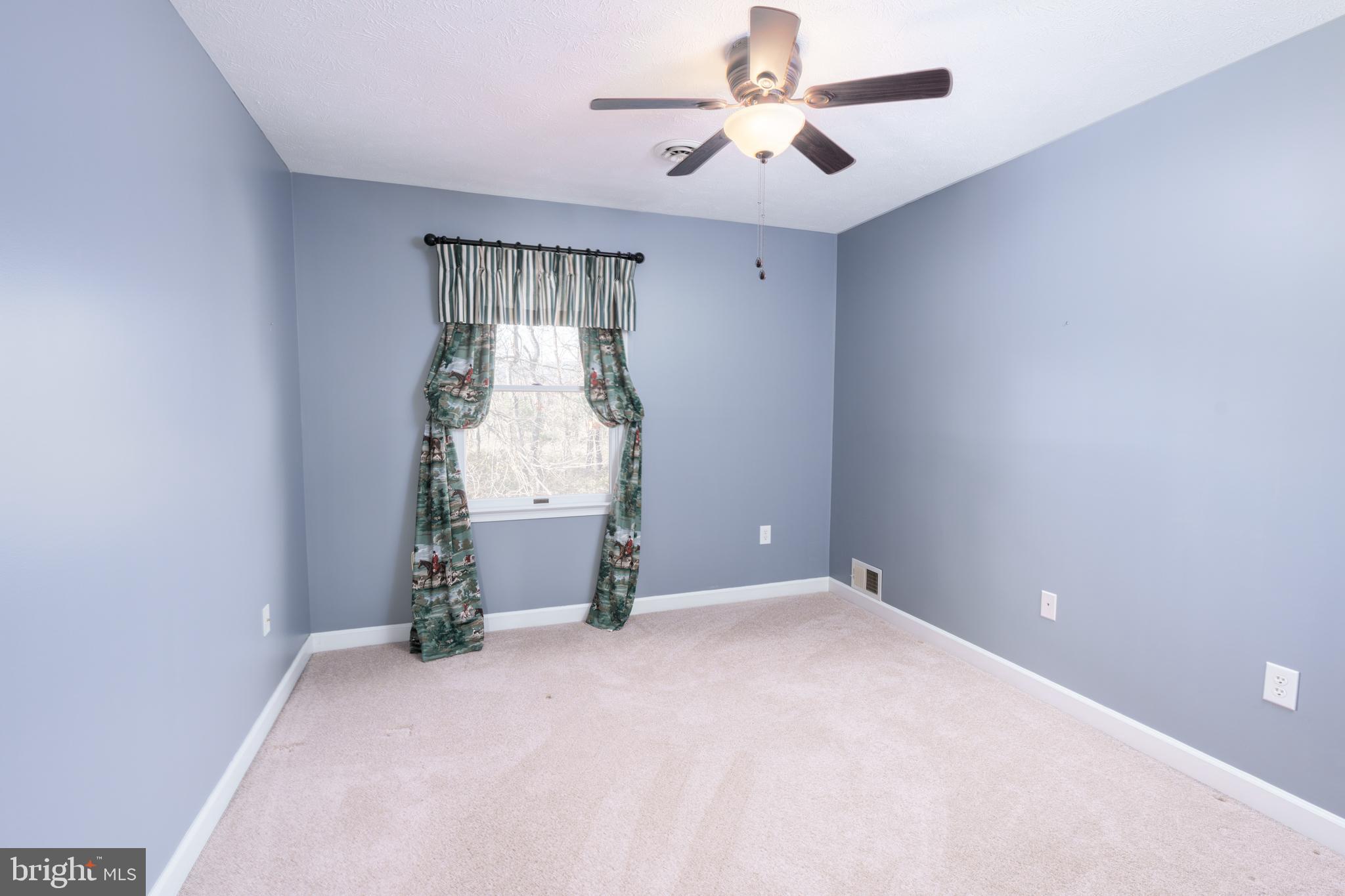 SPRING HOLLOW ESTATES - Residential