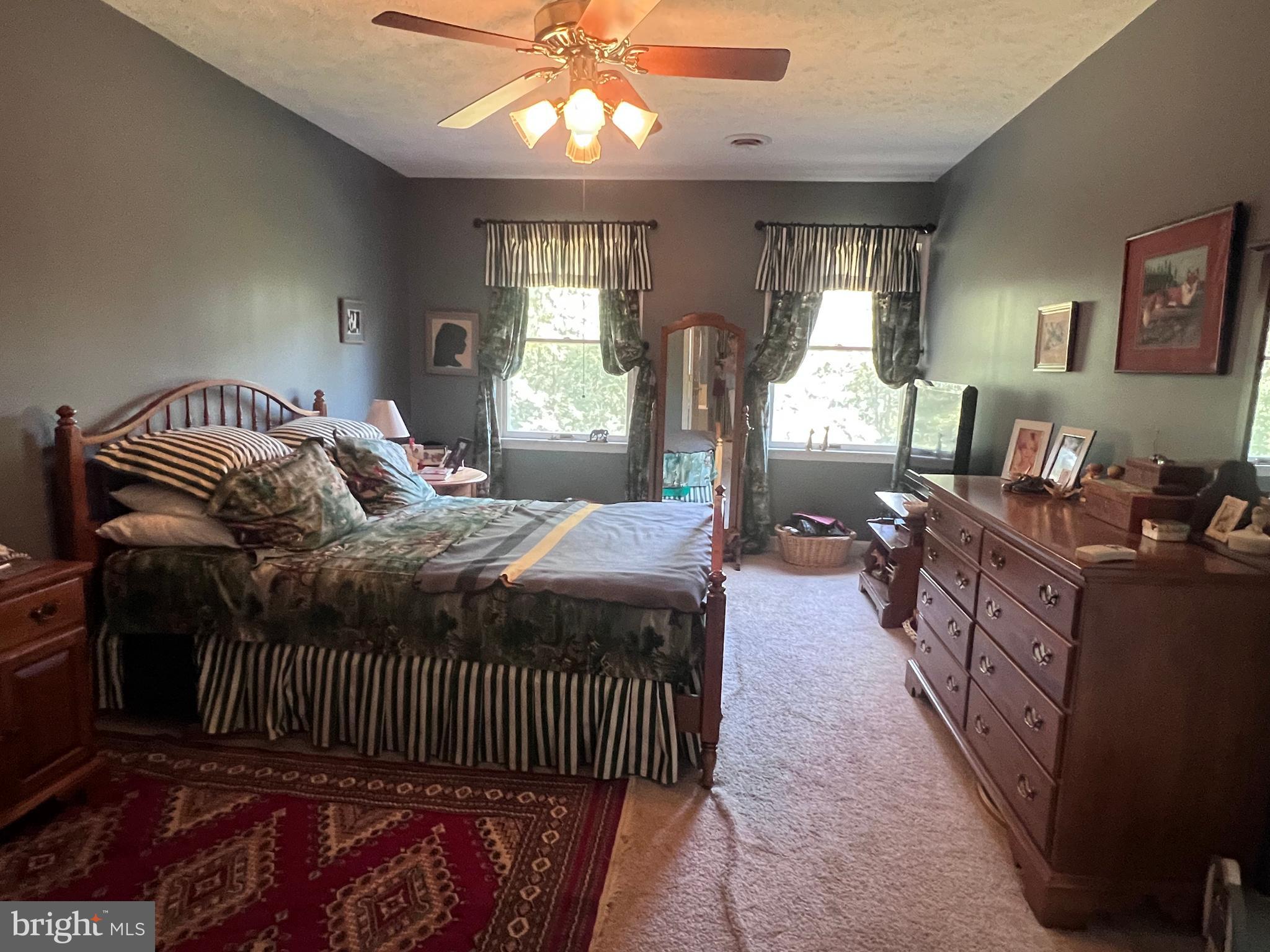 SPRING HOLLOW ESTATES - Residential