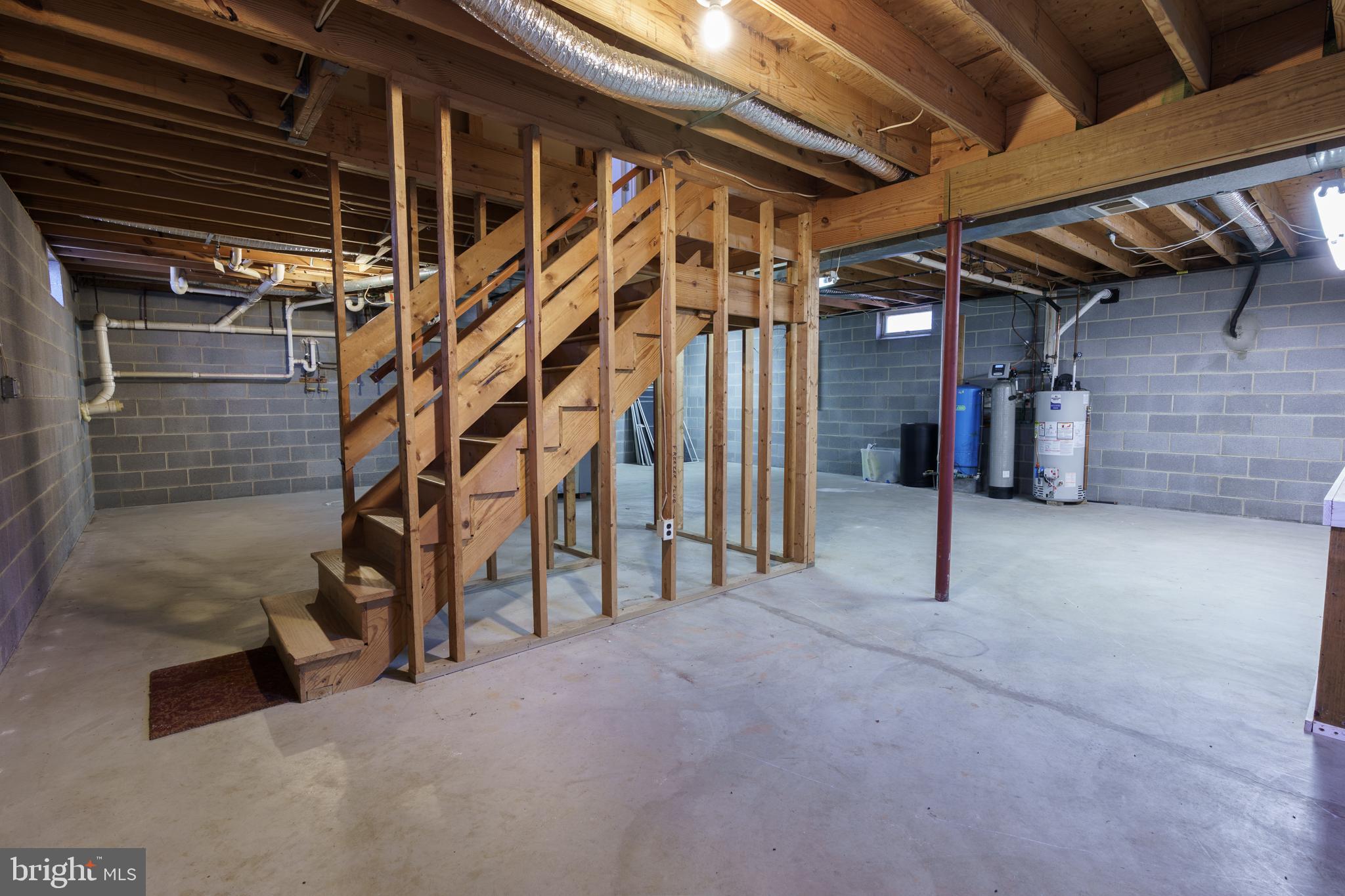 SPRING HOLLOW ESTATES - Residential