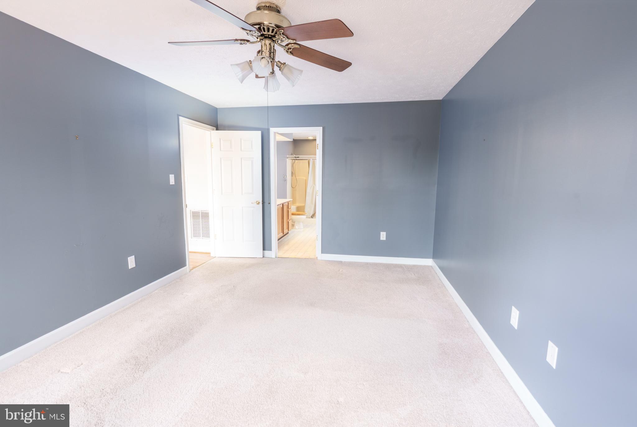 SPRING HOLLOW ESTATES - Residential