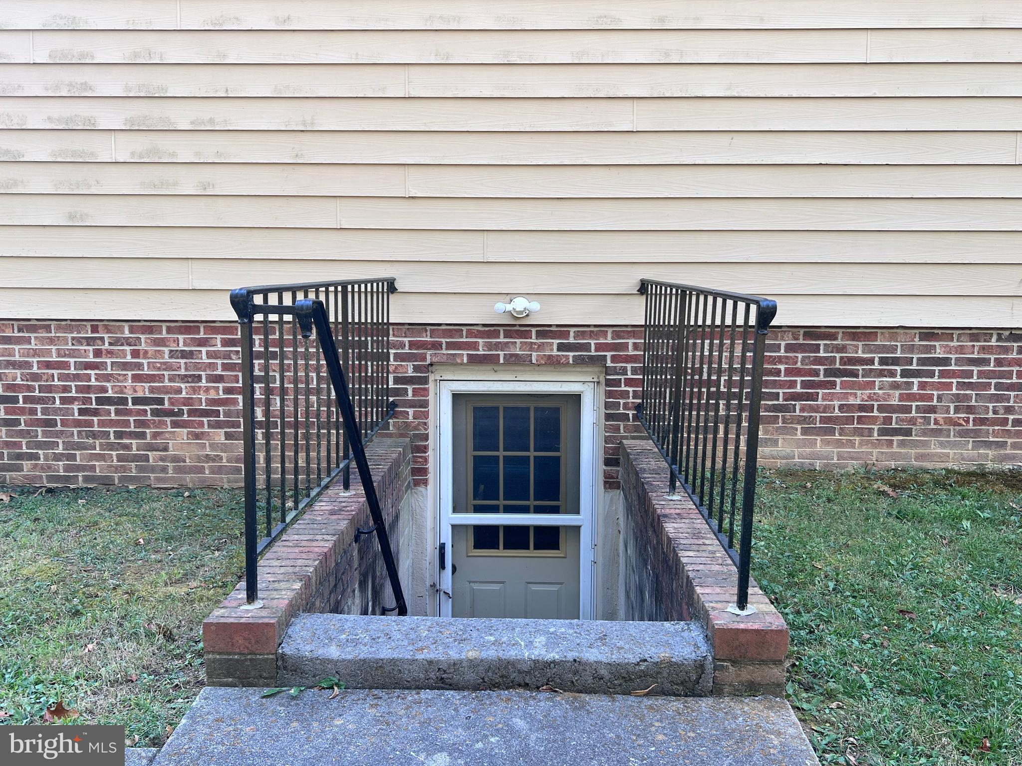 SPRING HOLLOW ESTATES - Residential