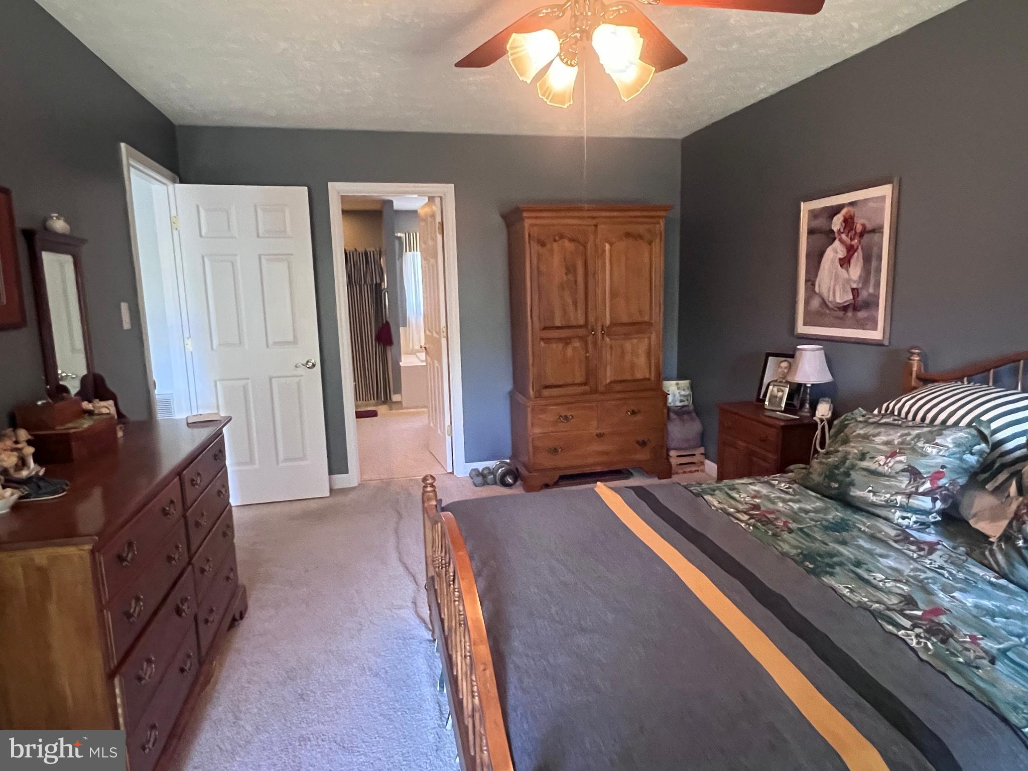 SPRING HOLLOW ESTATES - Residential