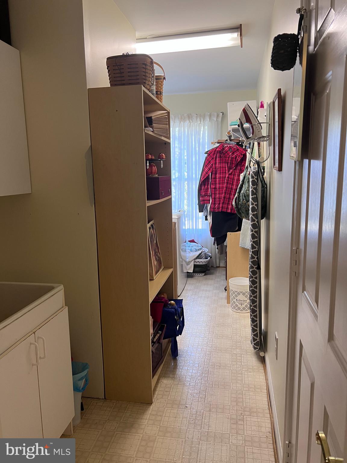 SPRING HOLLOW ESTATES - Residential