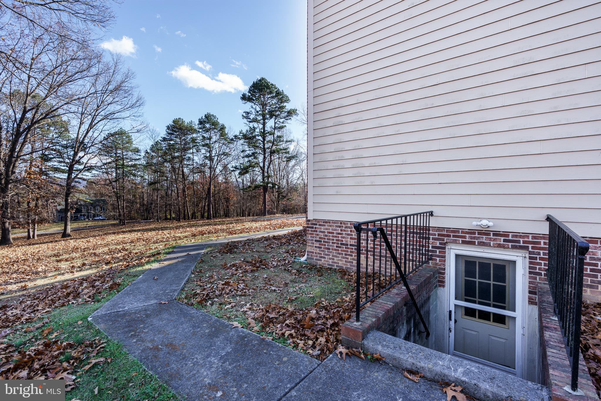 SPRING HOLLOW ESTATES - Residential