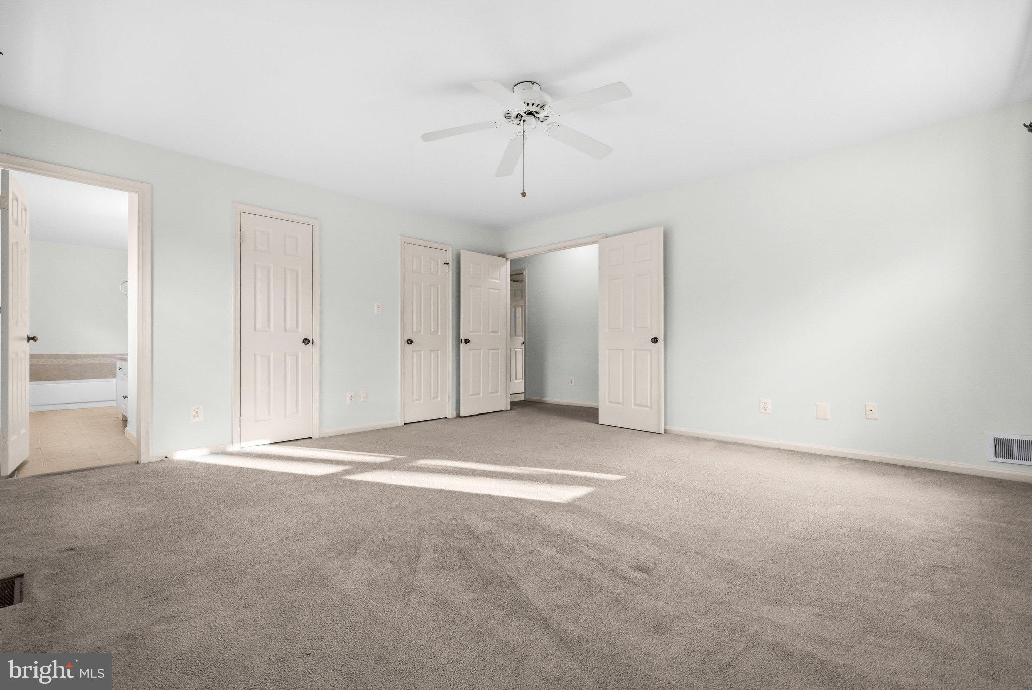 LONGWOOD KNOLLS - Residential