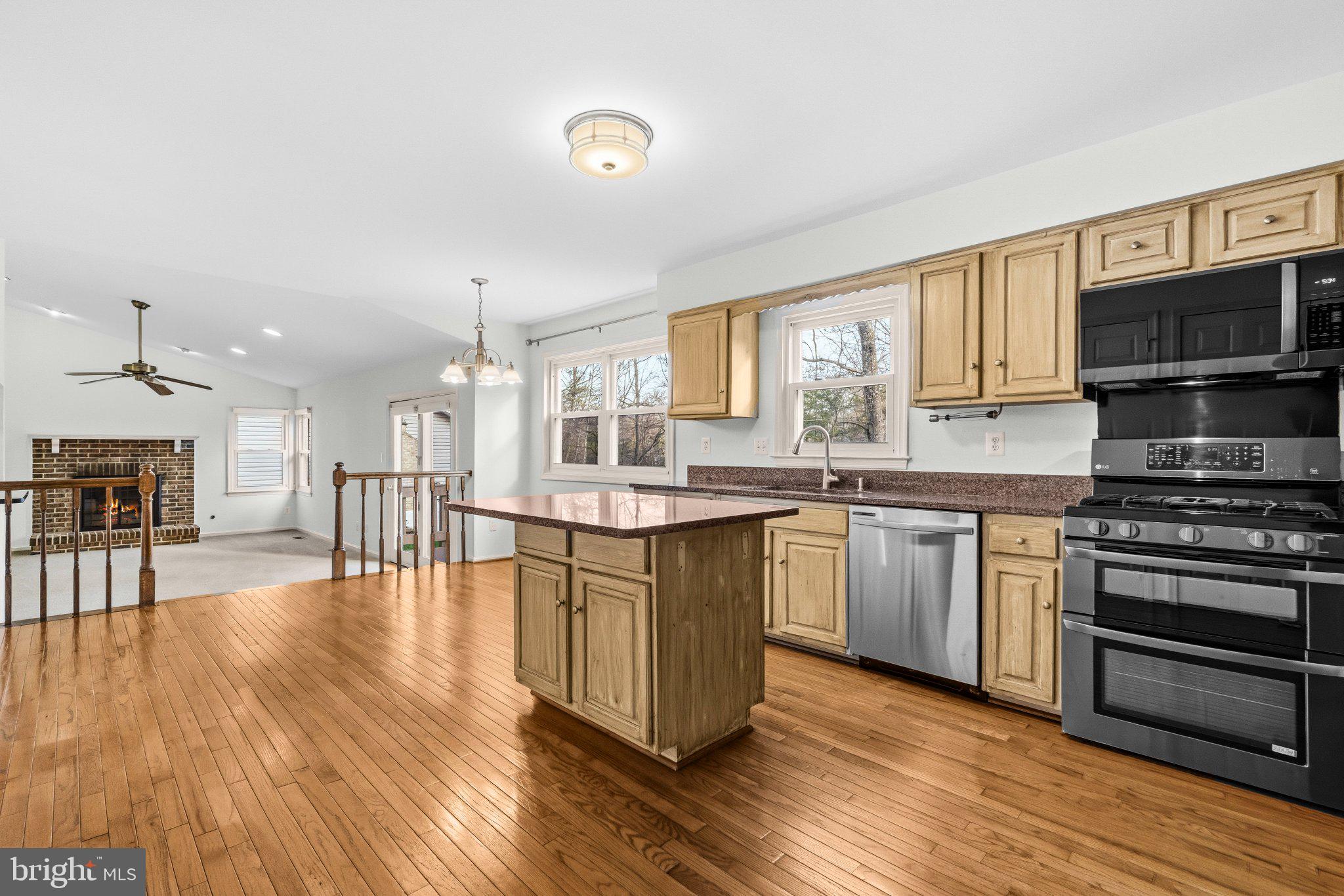 LONGWOOD KNOLLS - Residential