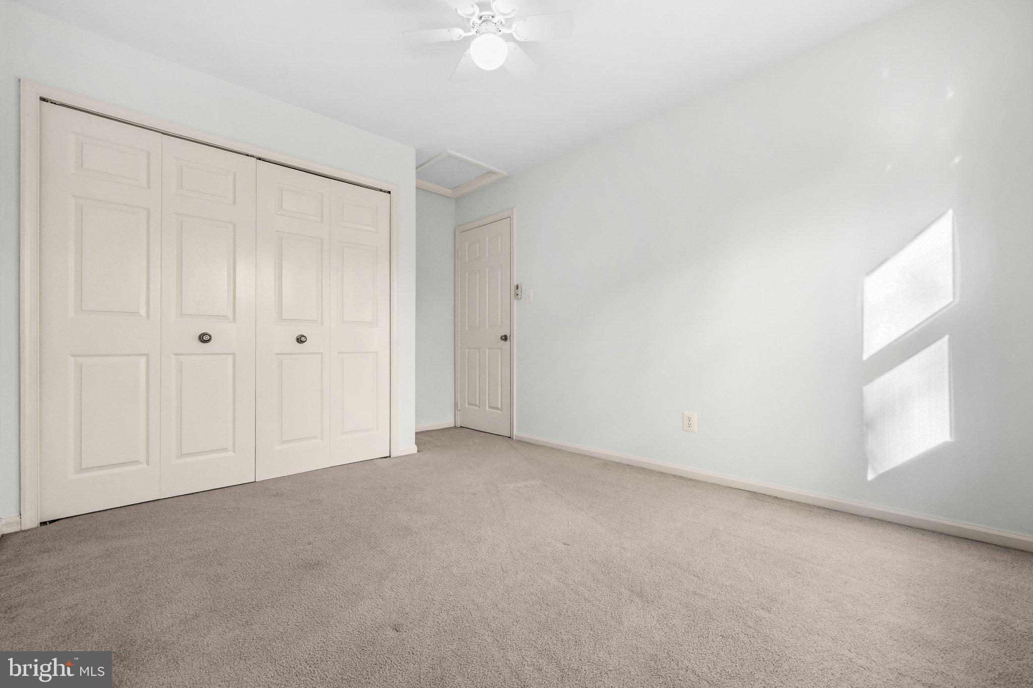 LONGWOOD KNOLLS - Residential