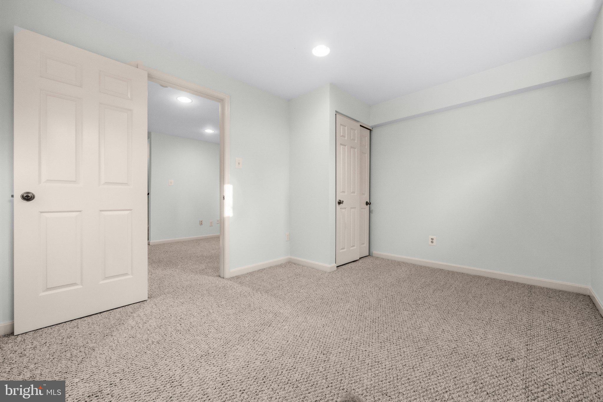 LONGWOOD KNOLLS - Residential