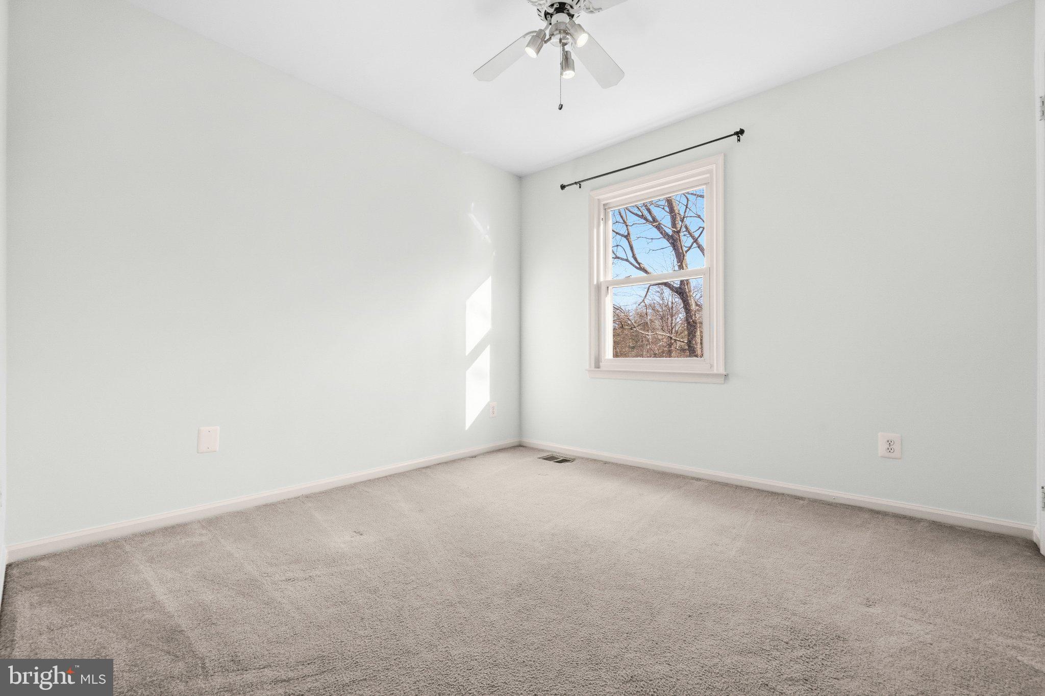 LONGWOOD KNOLLS - Residential