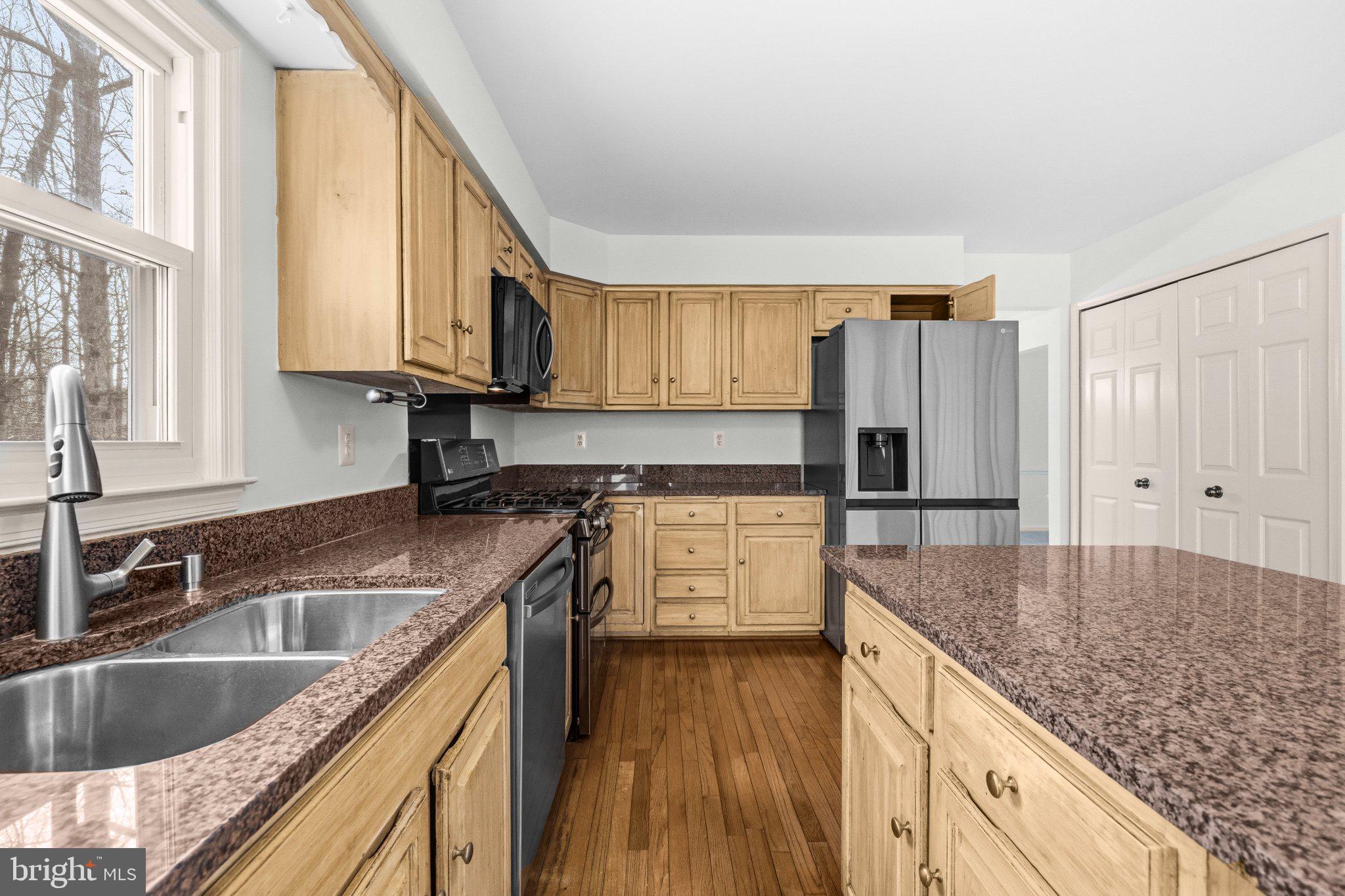 LONGWOOD KNOLLS - Residential