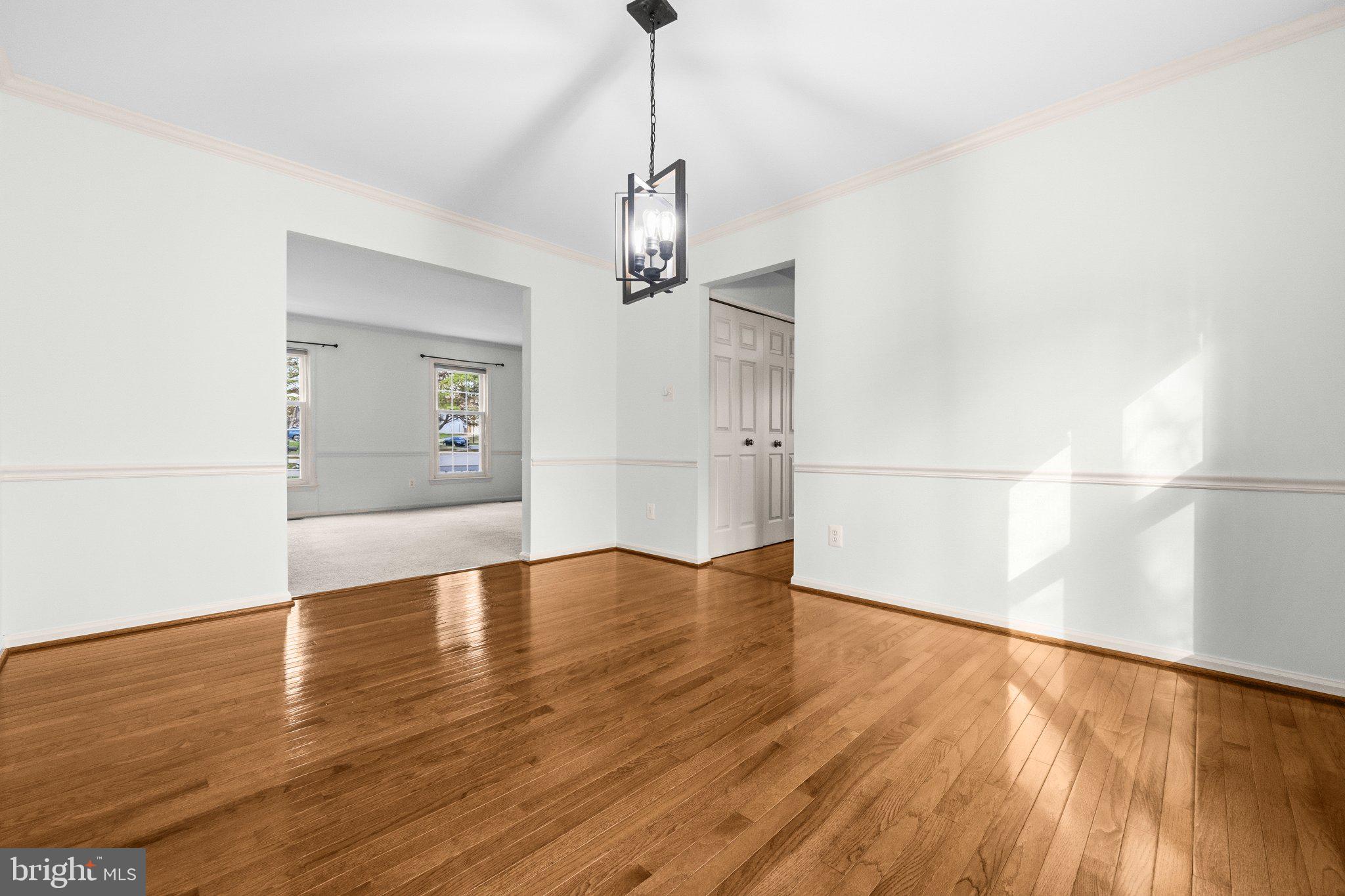 LONGWOOD KNOLLS - Residential