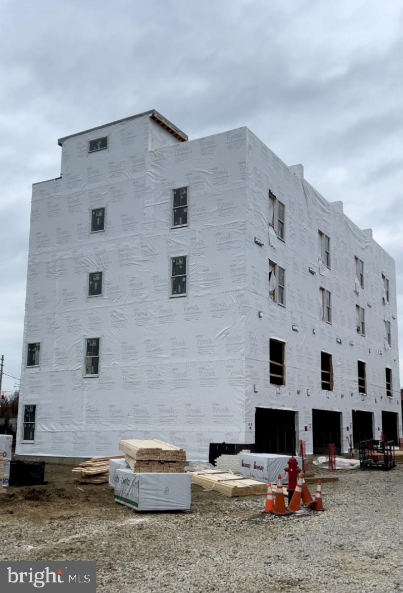 TOWNE ROW - Residential