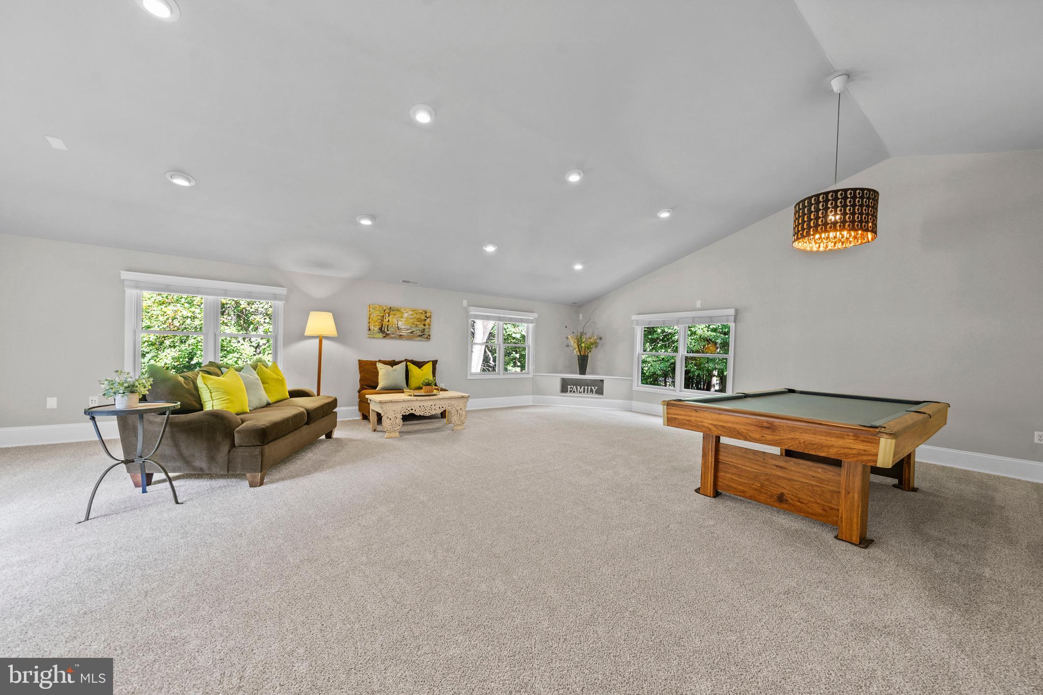 SPRING FIELDS - Residential