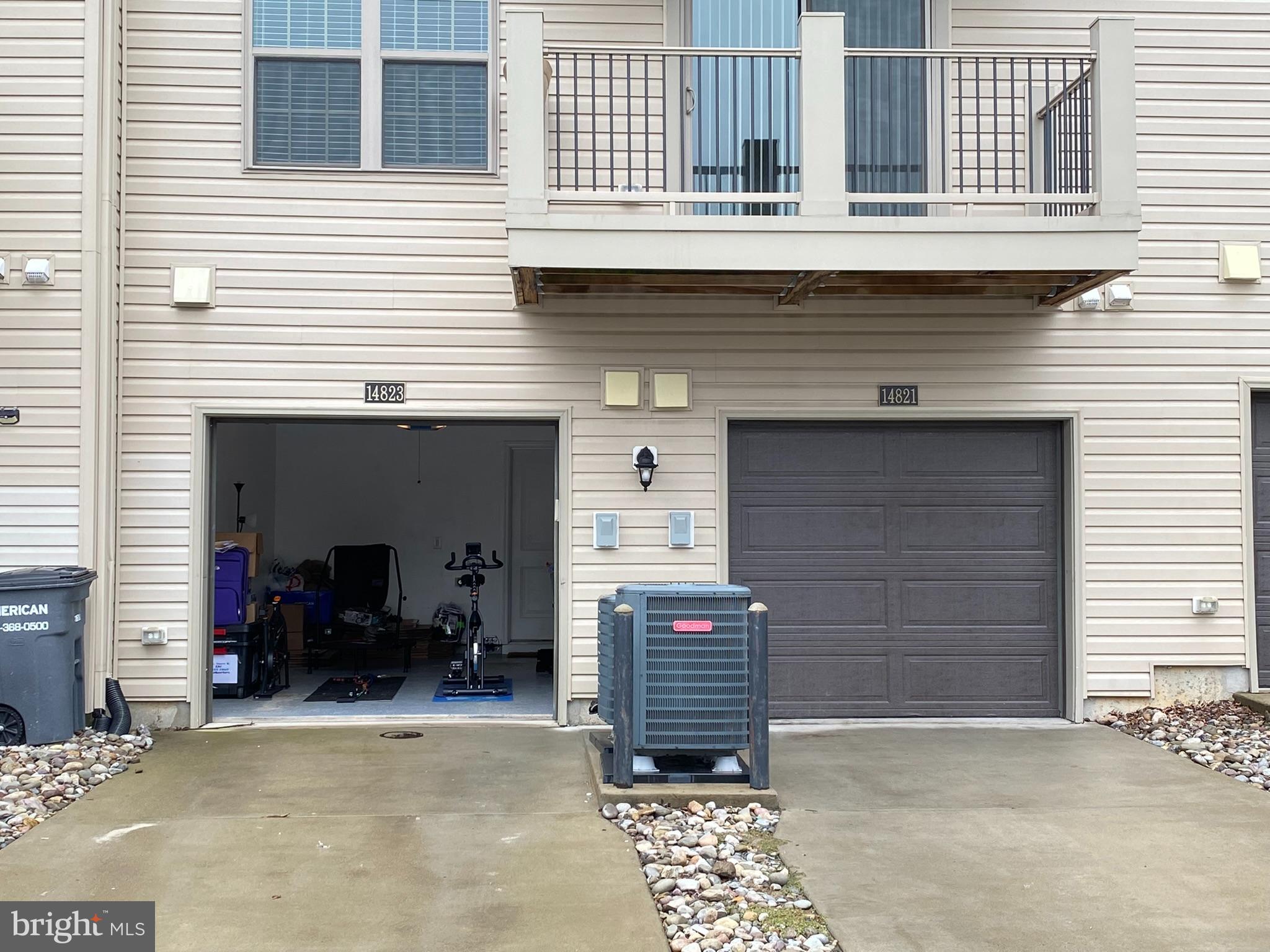 HAMPTON SQUARE - Residential Lease