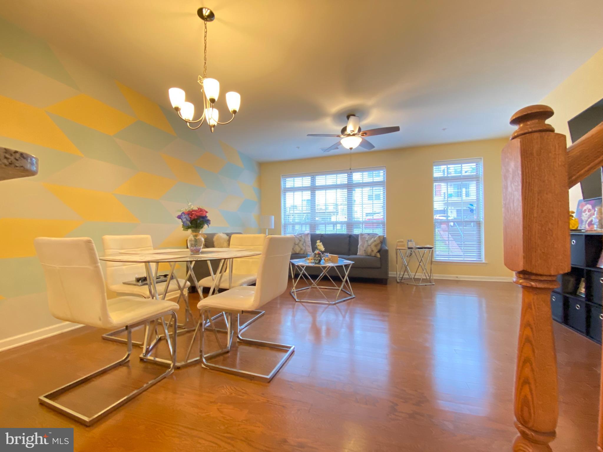 HAMPTON SQUARE - Residential Lease