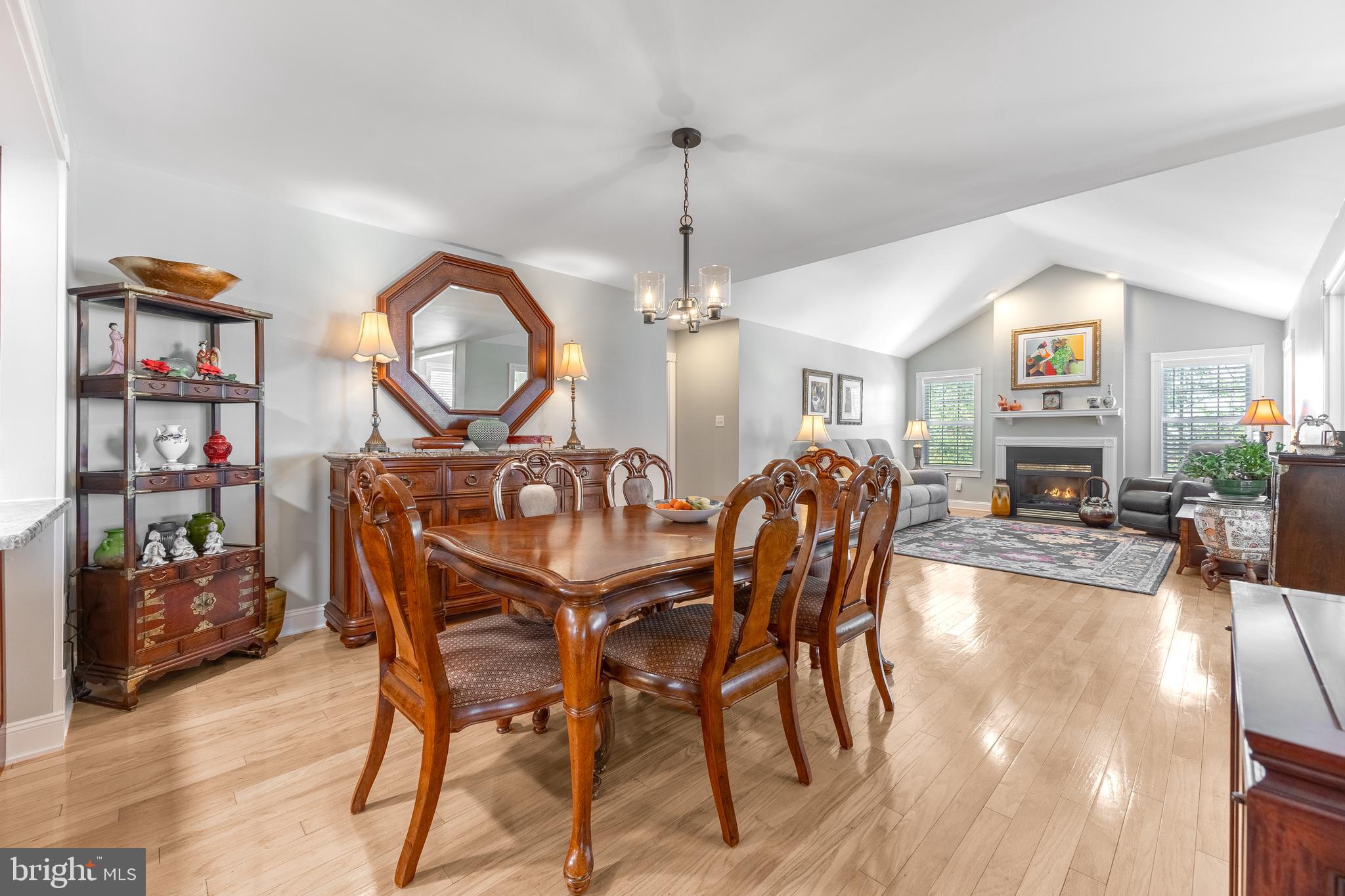 ENGLISH MEADOWS - Residential