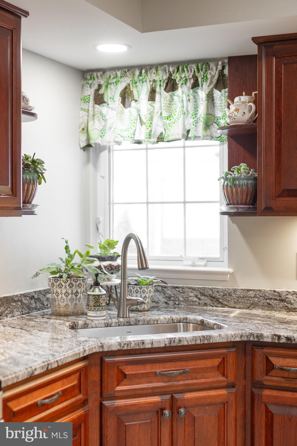 ENGLISH MEADOWS - Residential