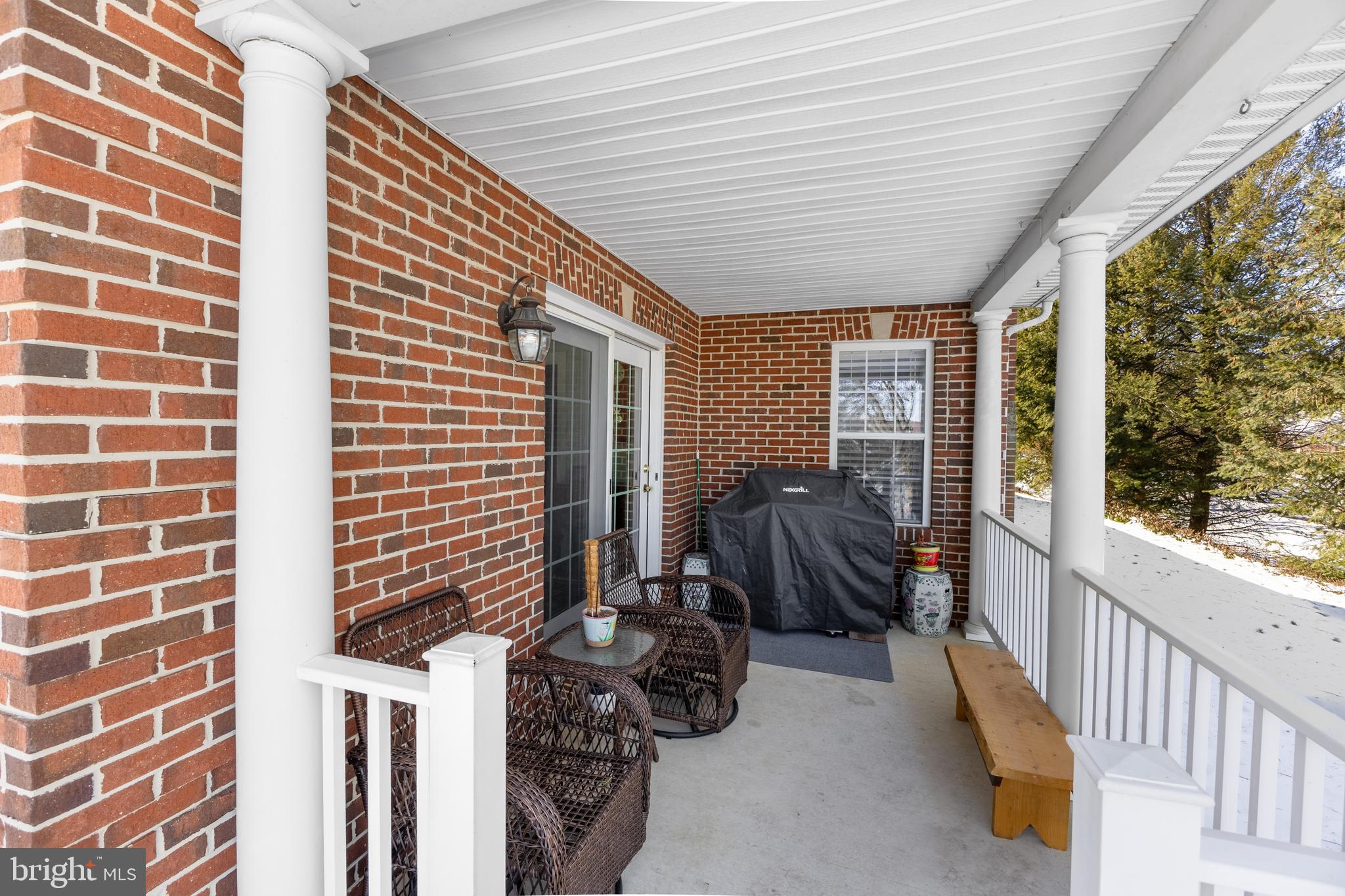 ENGLISH MEADOWS - Residential