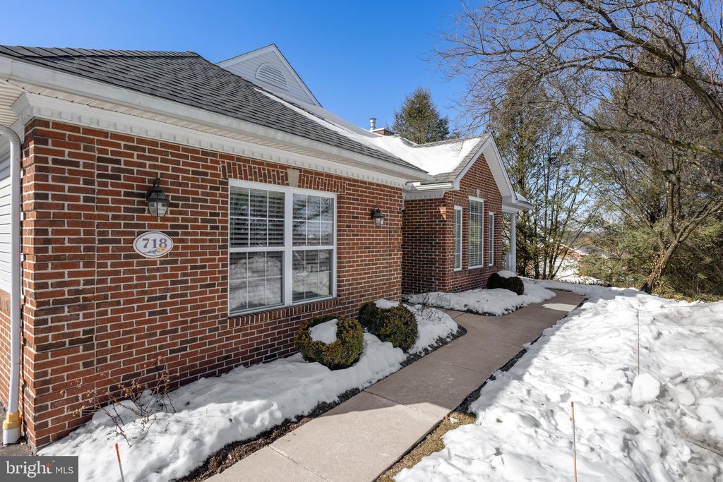 Photo of 3291 Shellers Bend #718, STATE COLLEGE, PA 16801 (MLS # PACE2517686)