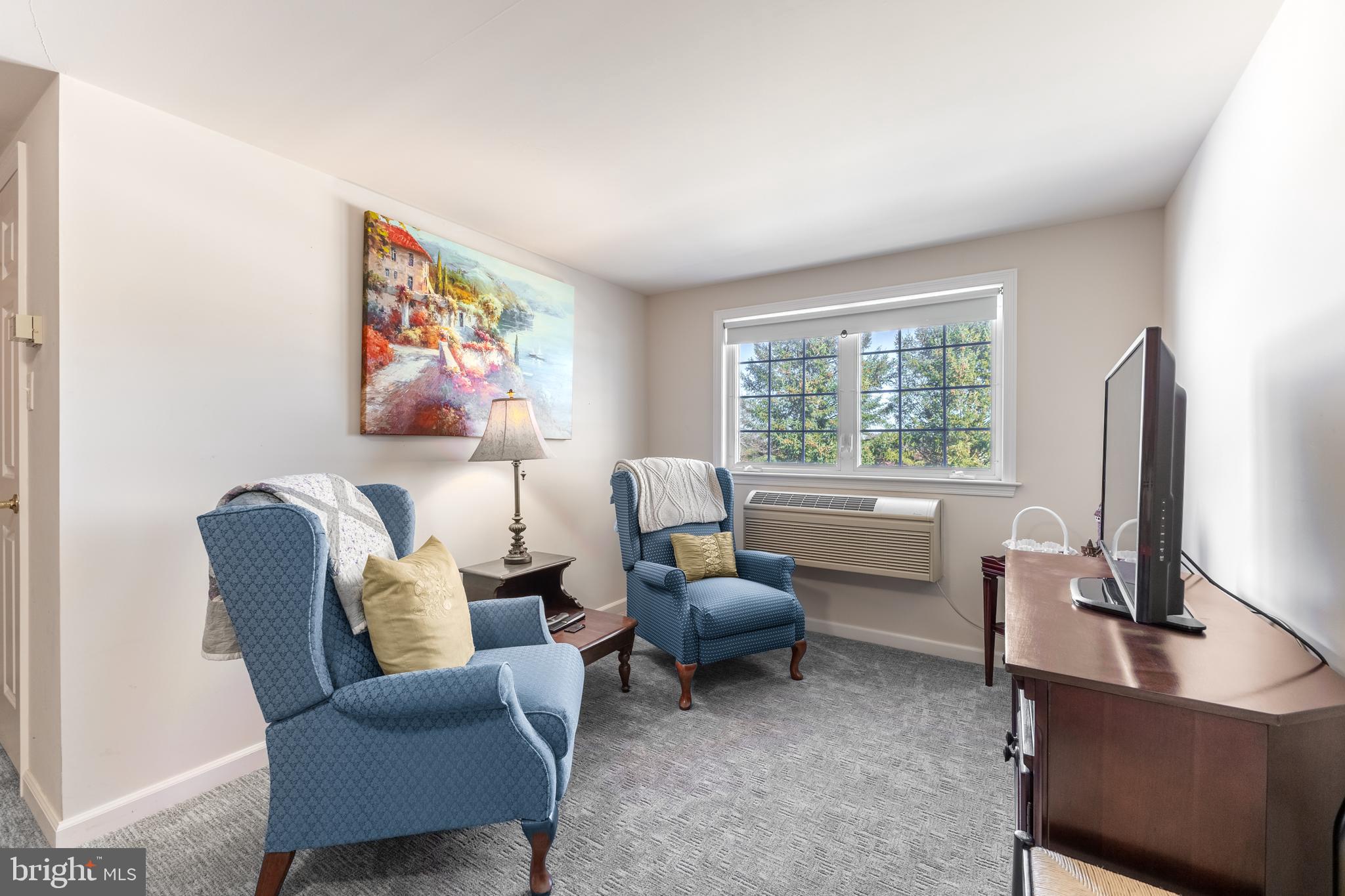 ENGLISH MEADOWS - Residential