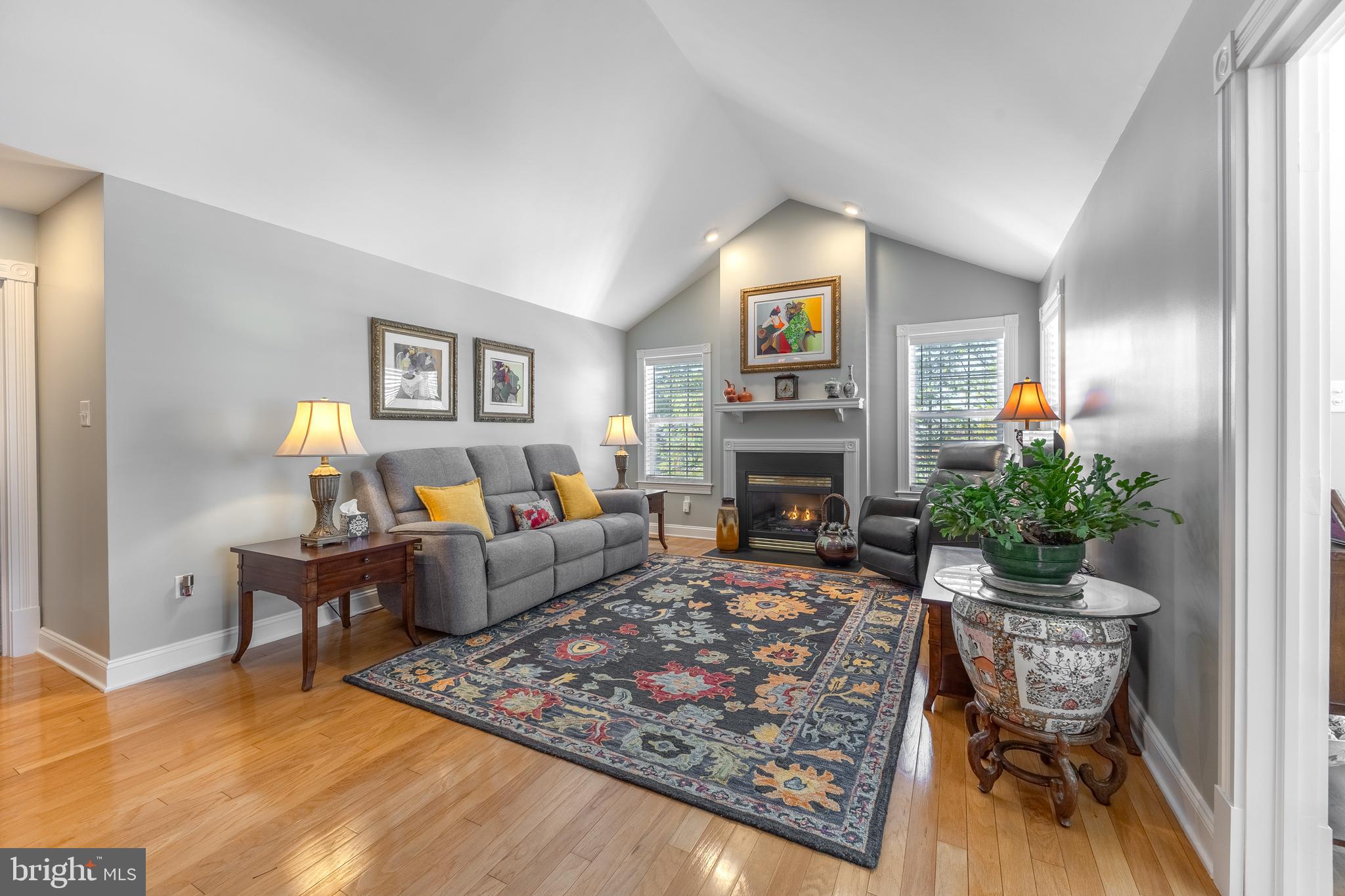 ENGLISH MEADOWS - Residential