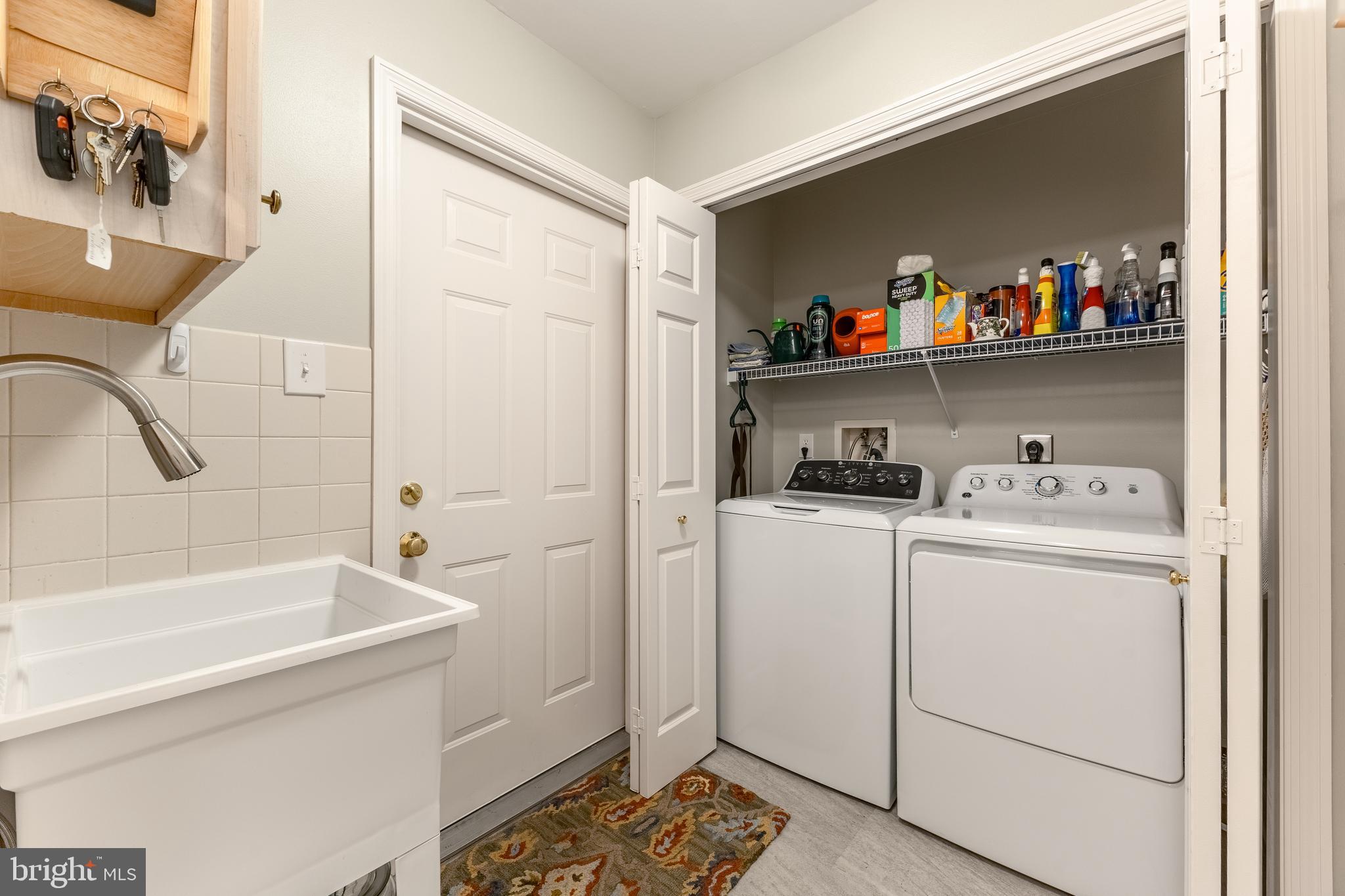 ENGLISH MEADOWS - Residential