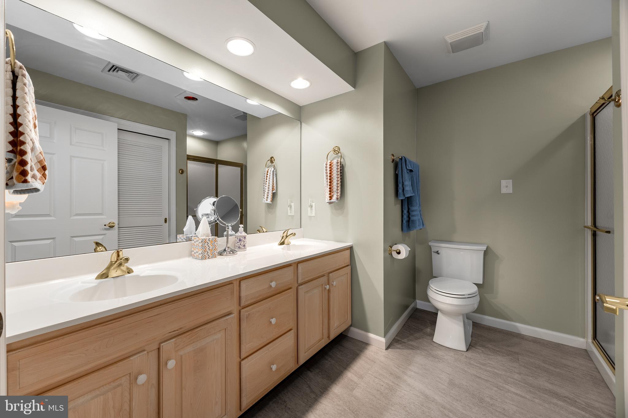 ENGLISH MEADOWS - Residential