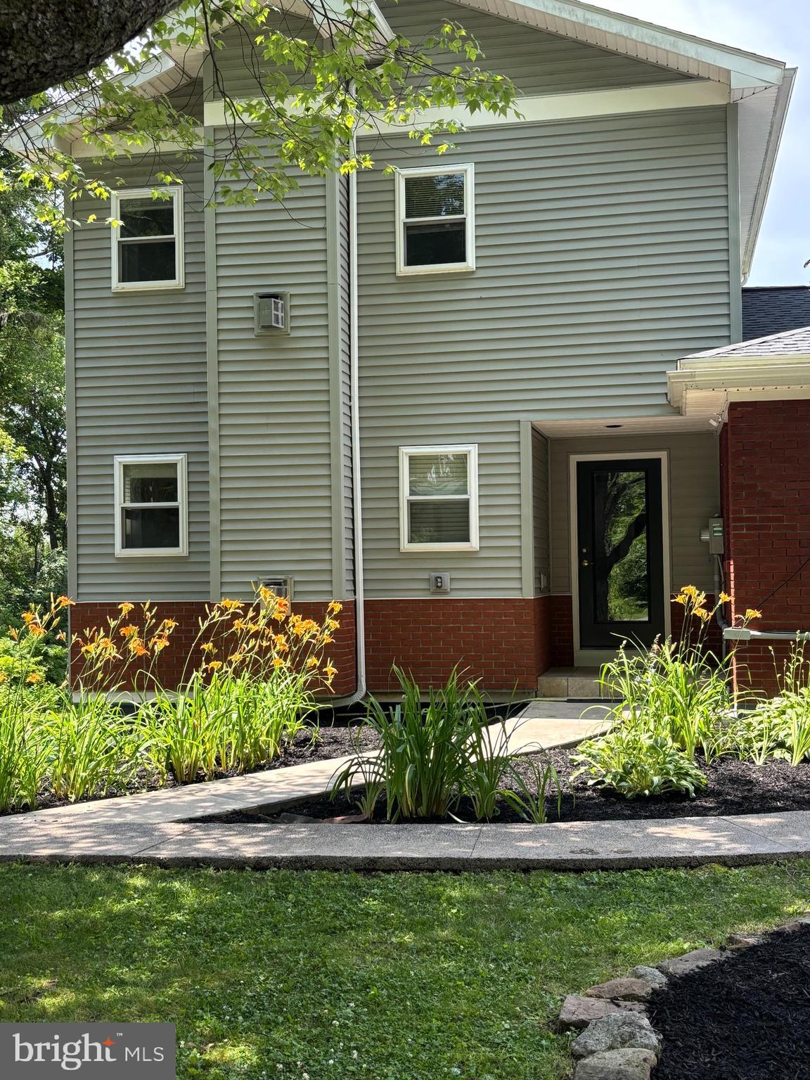 124 GRANDVIEW ROAD