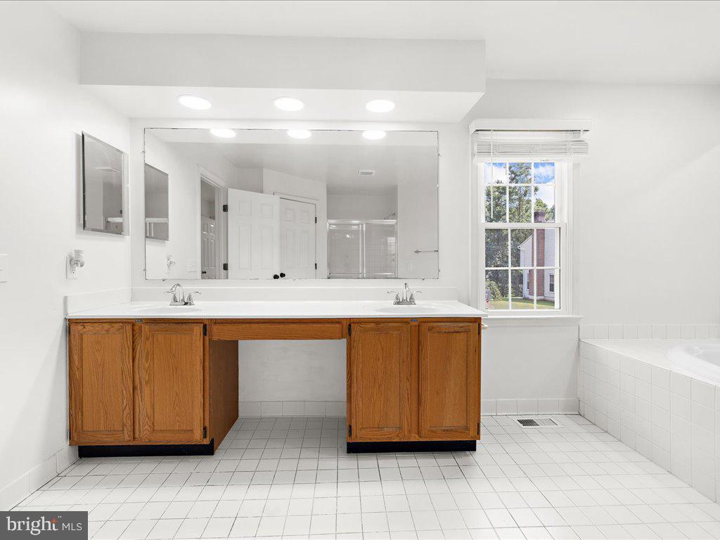 ROLLING RIDGE - Residential