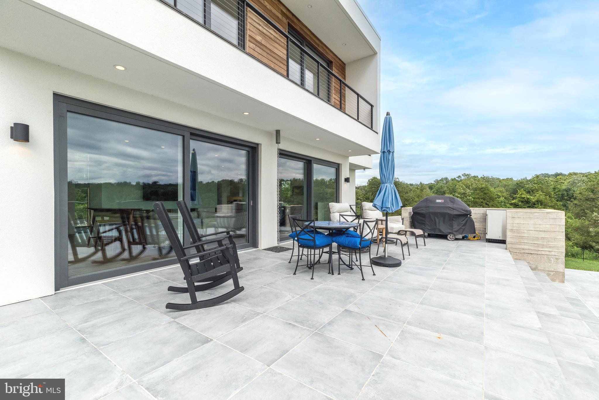 PEBBLE HILL - Residential