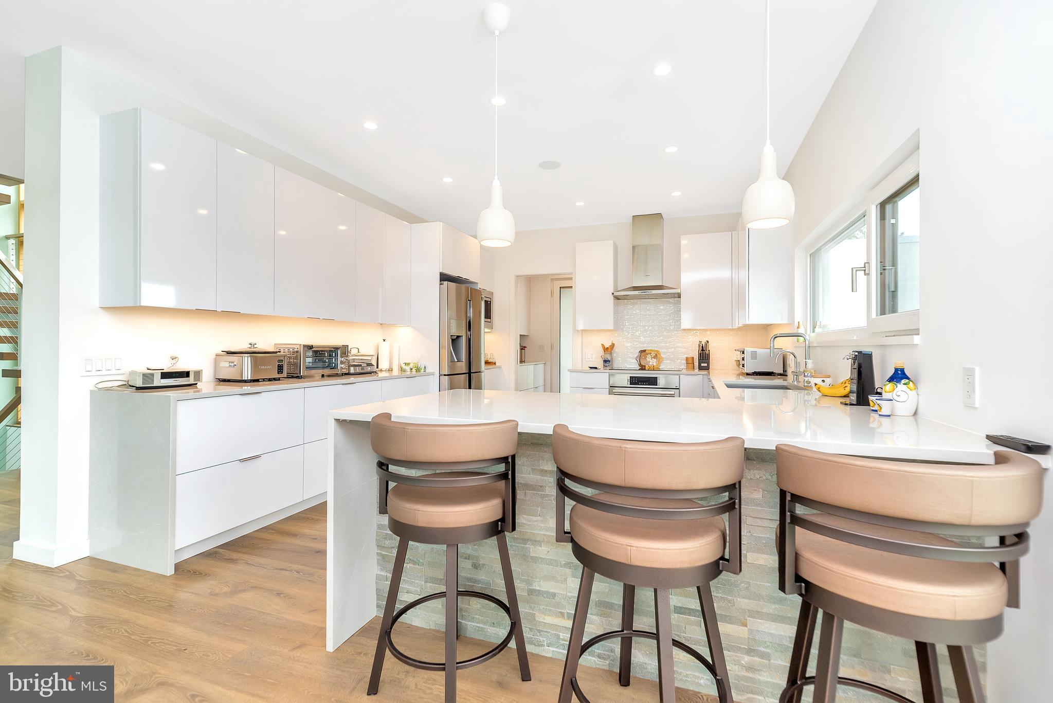 PEBBLE HILL - Residential