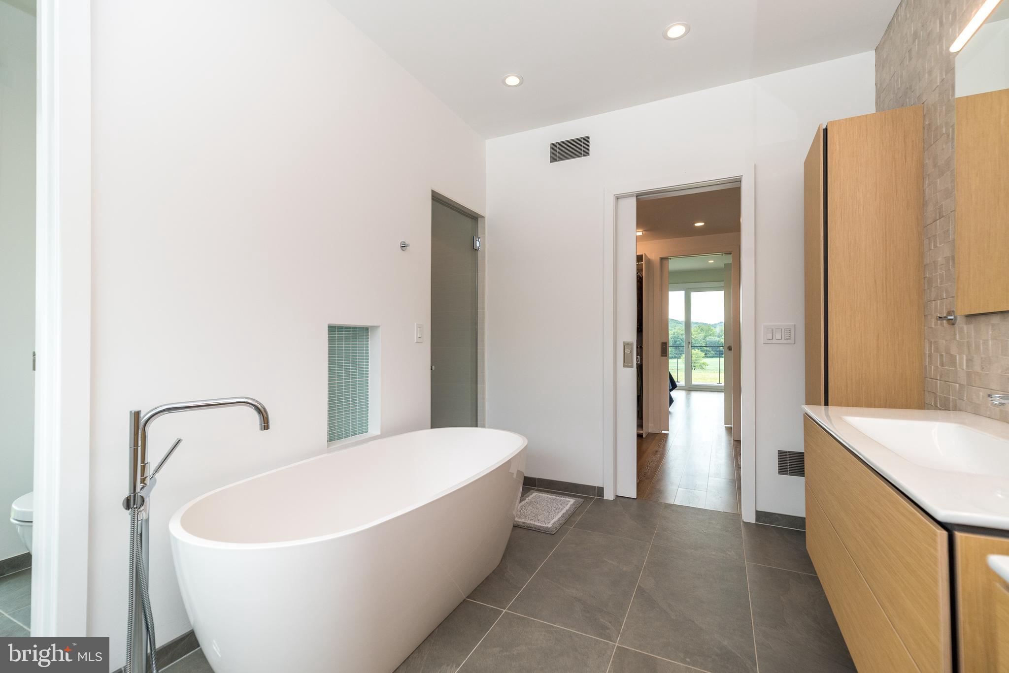 PEBBLE HILL - Residential