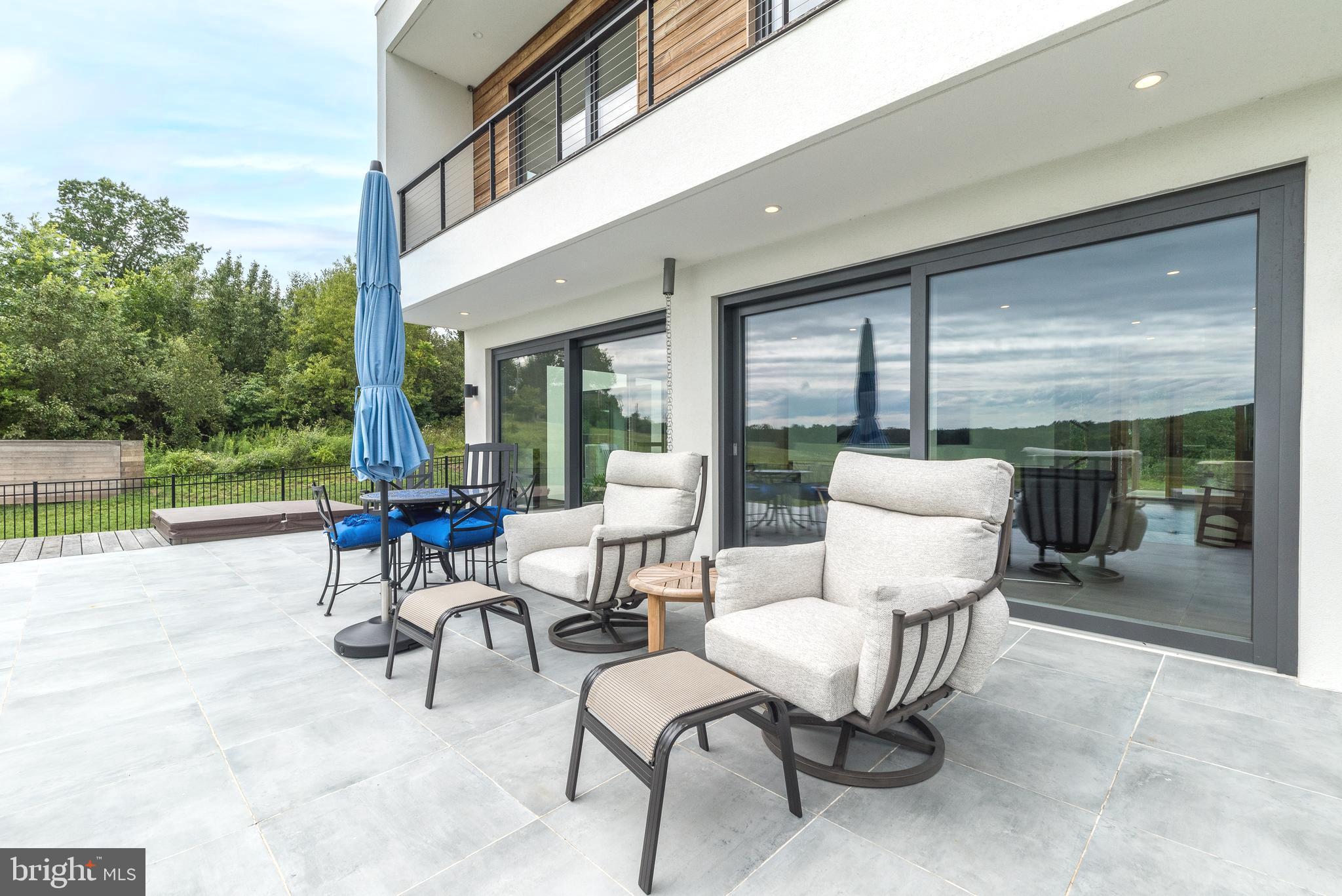 PEBBLE HILL - Residential