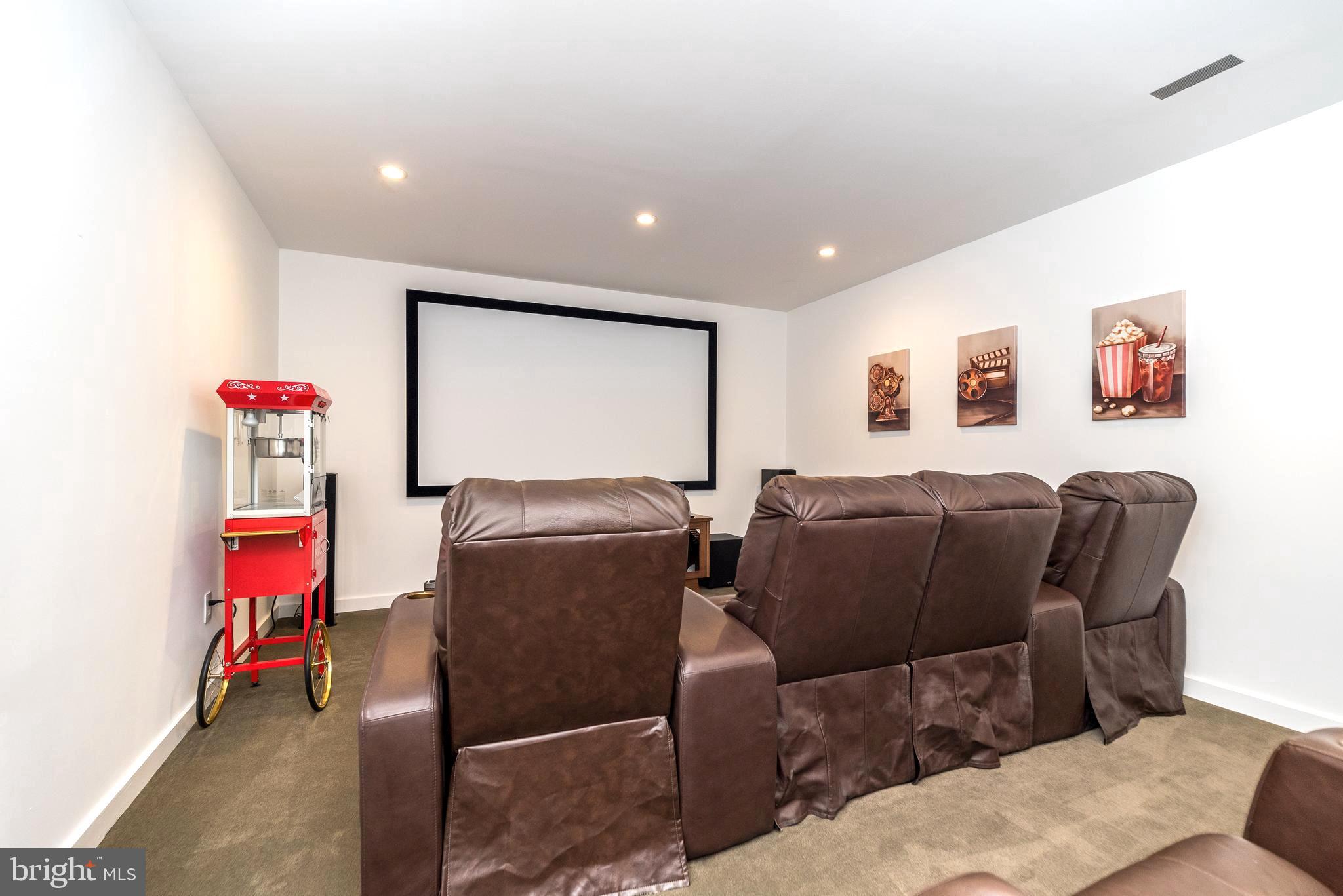 PEBBLE HILL - Residential