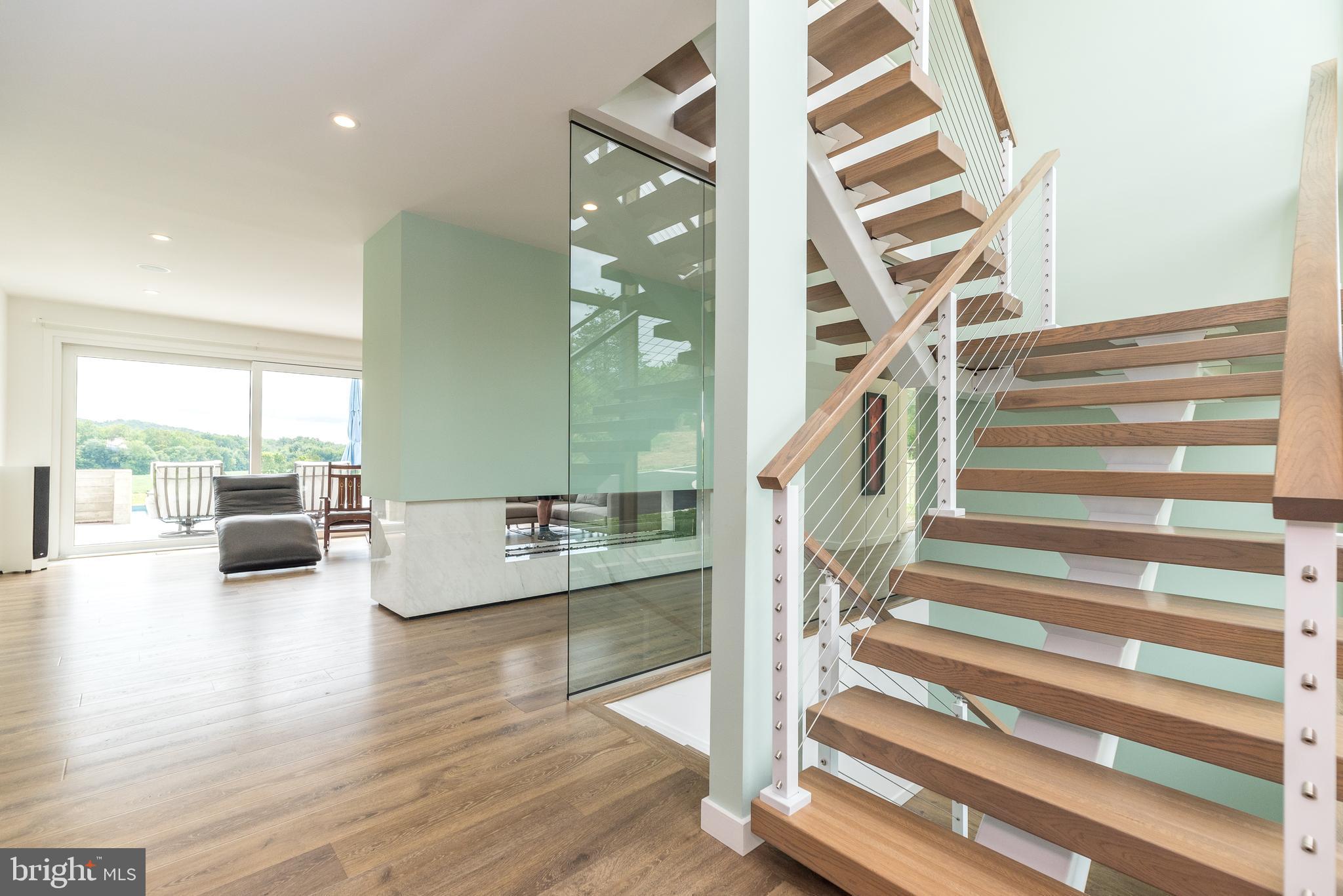 PEBBLE HILL - Residential