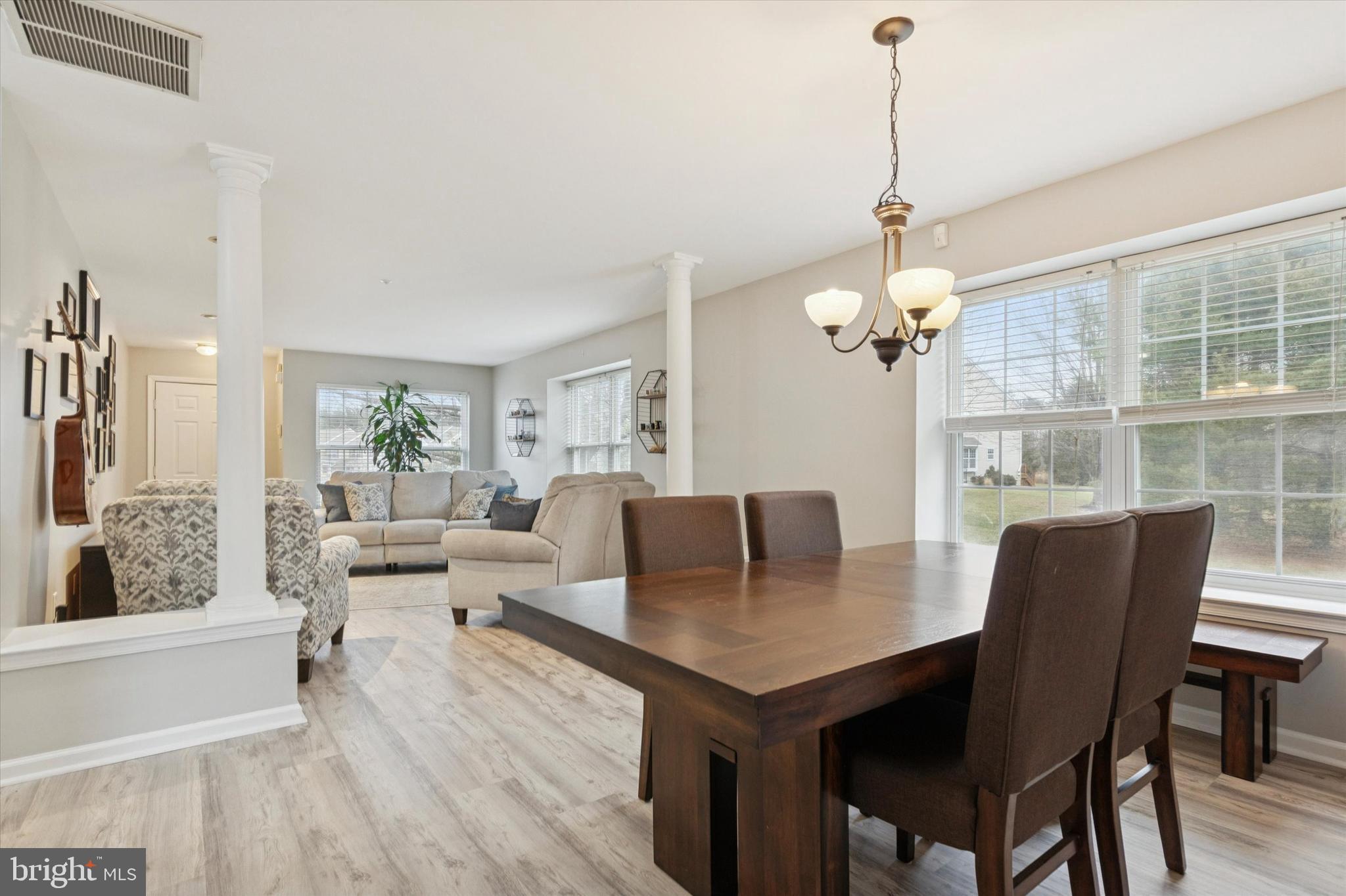 COURTS AT WOODFIEL - Residential