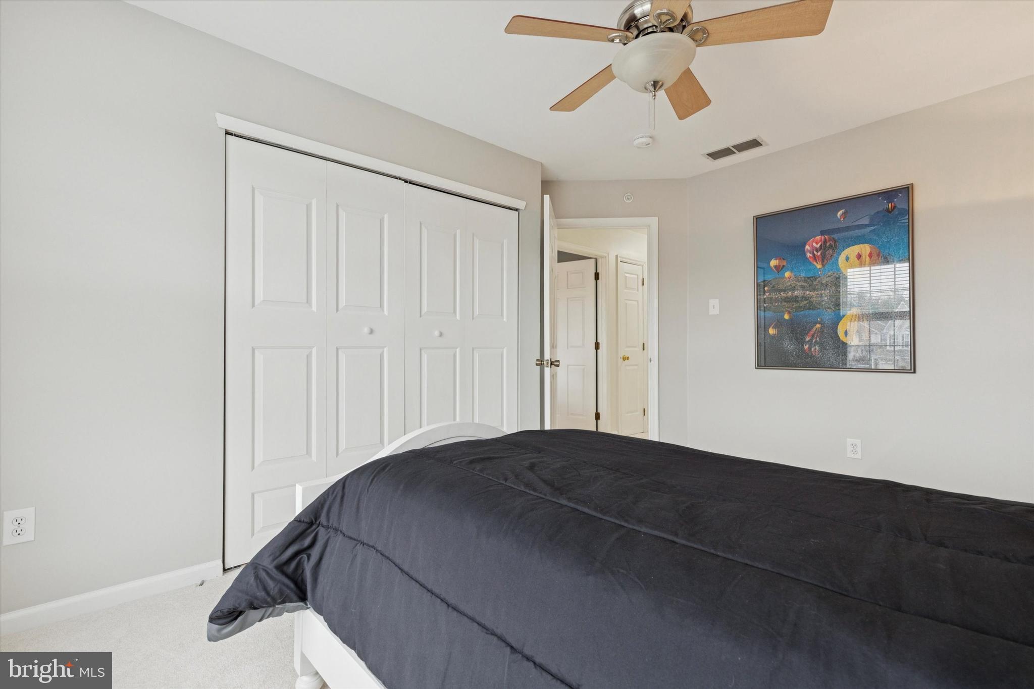 COURTS AT WOODFIEL - Residential