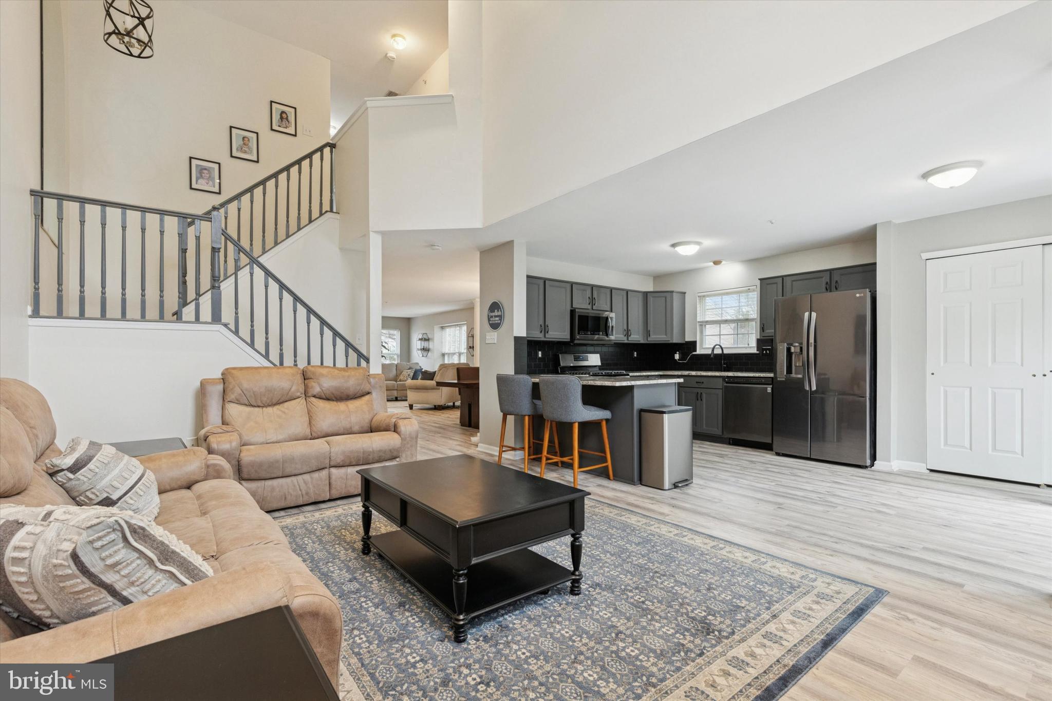 COURTS AT WOODFIEL - Residential