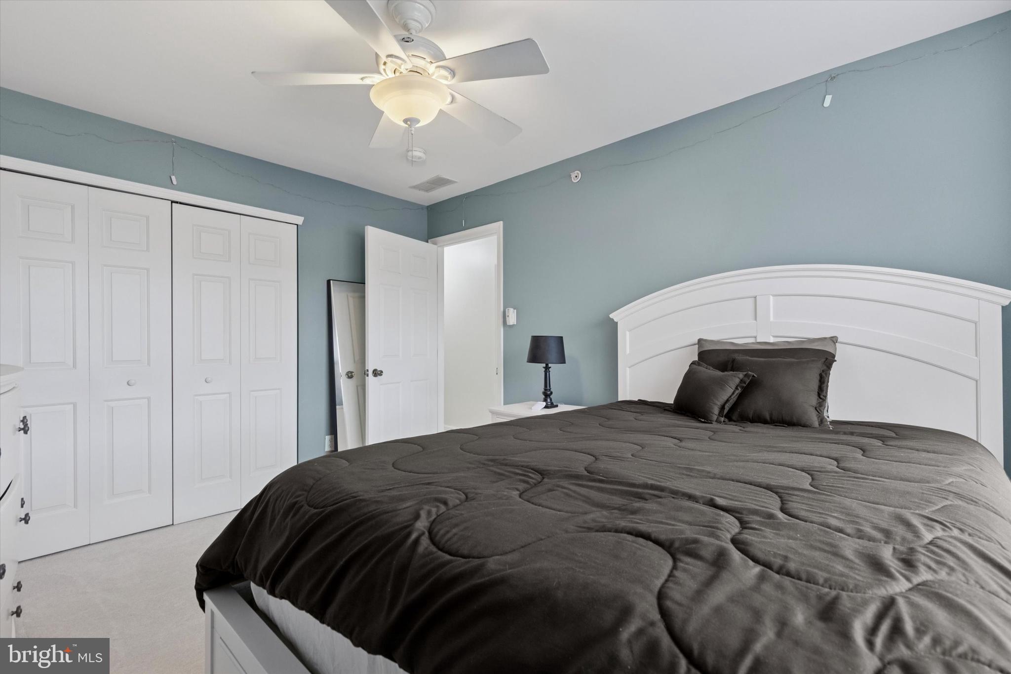 COURTS AT WOODFIEL - Residential