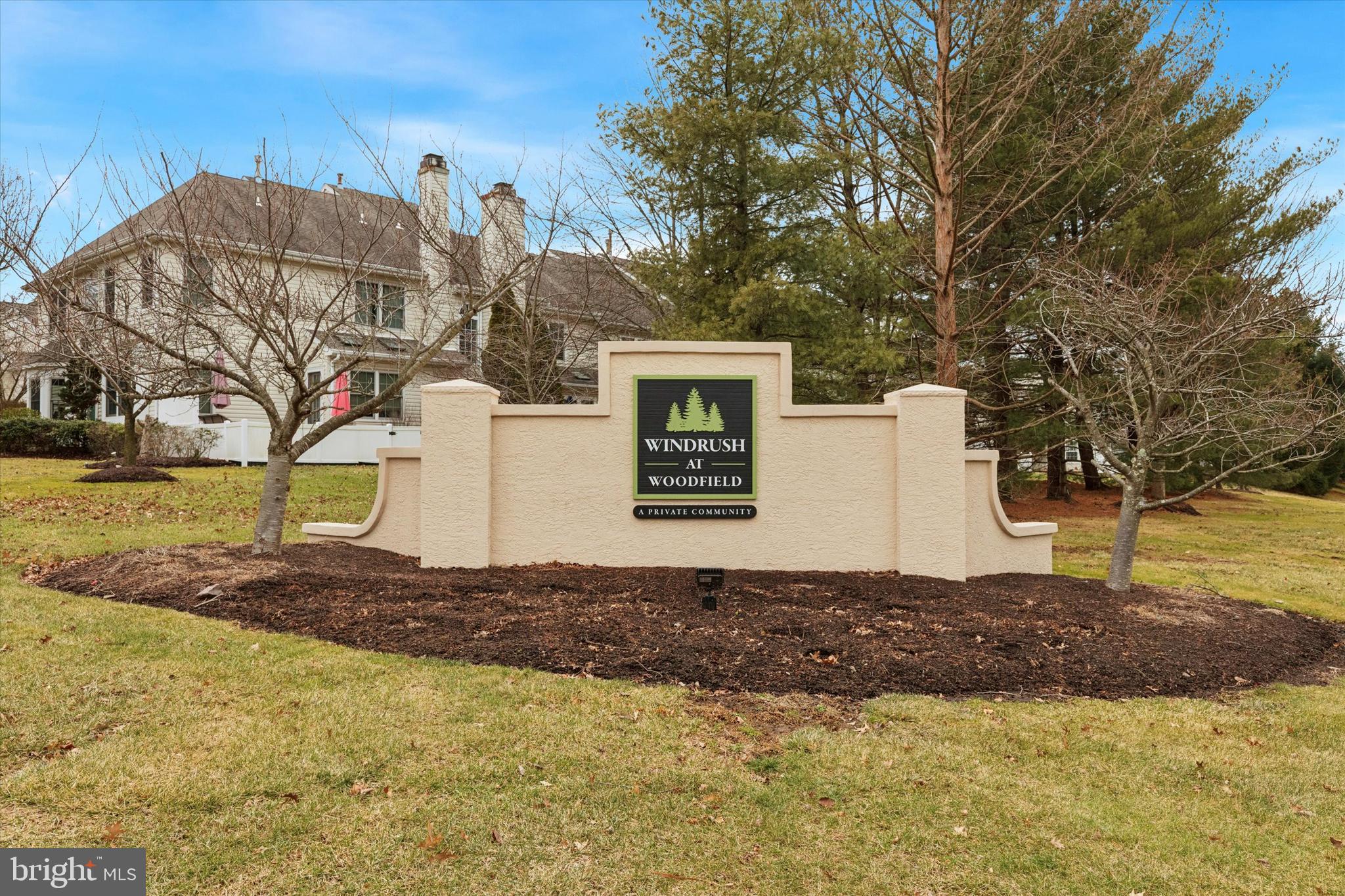 COURTS AT WOODFIEL - Residential