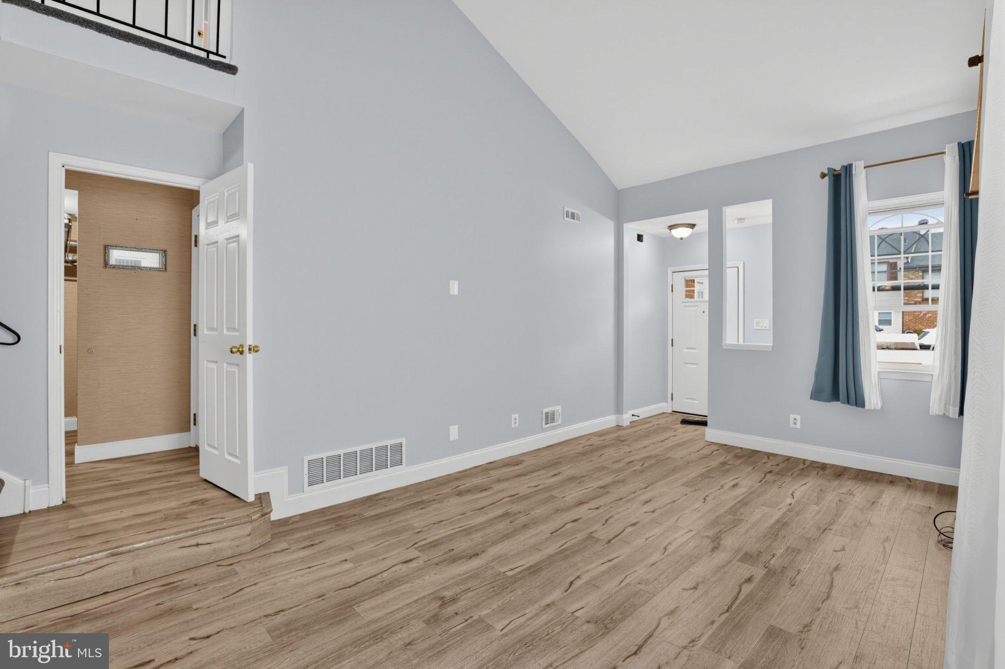 823 BARLOW STREET